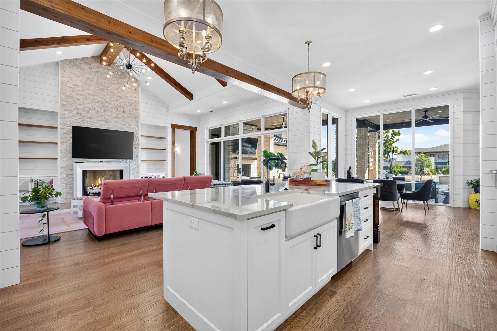 Single Family Residence For Sale in Rockwall County , 531 Lodge Hill Drive, Heath, Texas 75032, 5 Bedroom, 6 Bathroom, 6 Garage spaces, 5,716 Sqft, built in 2019, mls#21327381, Real Estate Agent in Heath, Homes For Sale in Rockwall county, Homes For Sale in Heath, Realtor in Heath Texas, Real Estate Brokerage Independent Realty Texas, Luminita Cordes Realtor
