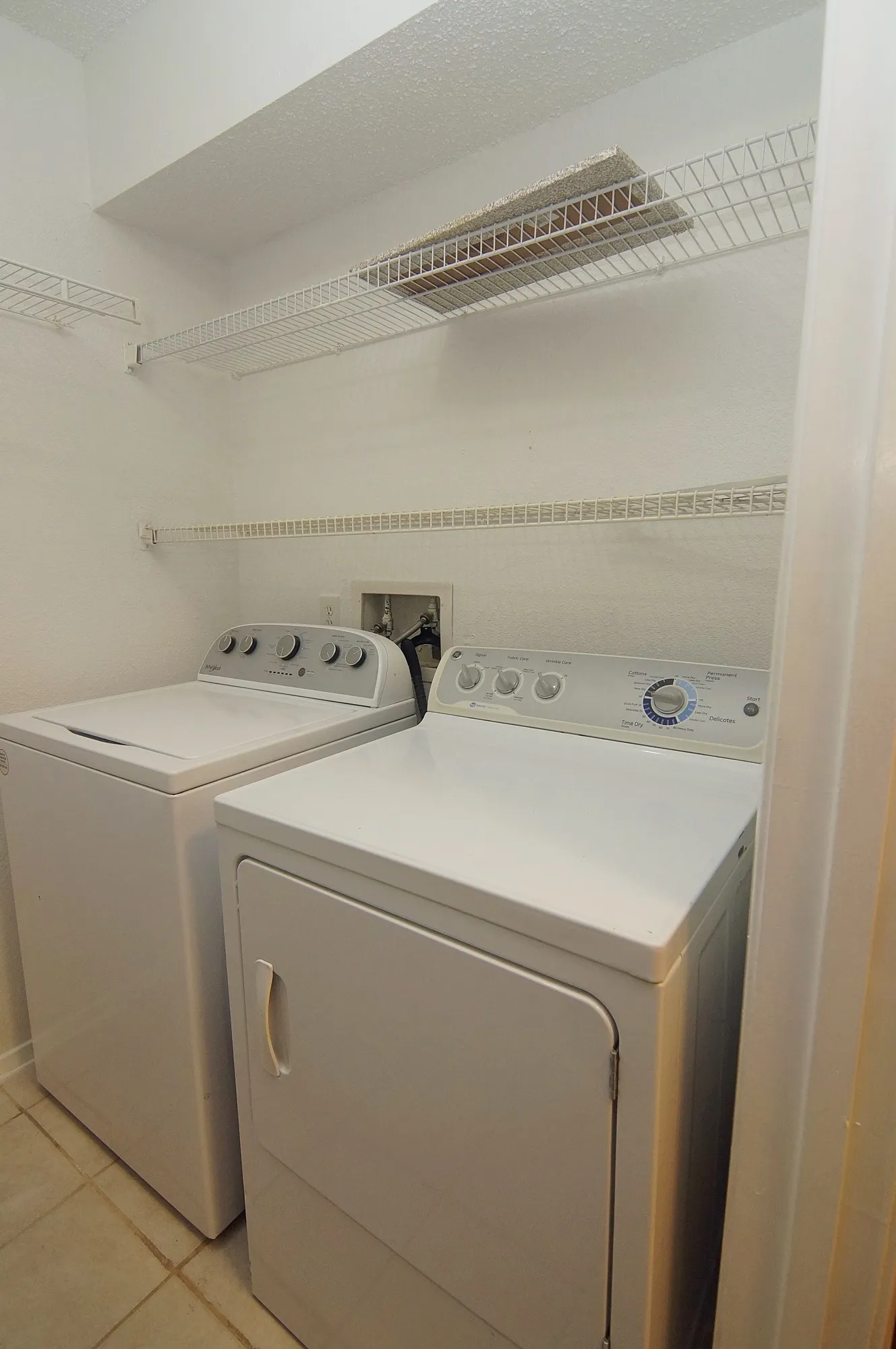 Condominium For Rent in Dallas County , 12480 Abrams Road 201, Dallas, Texas 75243, 1 Bedroom, 1 Bathroom, Garage spaces, 732 Sqft, built in 1982, Price $1,200, mls#21327593, Real Estate Agent in Dallas, Homes For Rent in Dallas county, Homes For Rent in Dallas, Realtor in Dallas Texas, Real Estate Brokerage Independent Realty Texas, Luminita Cordes Realtor