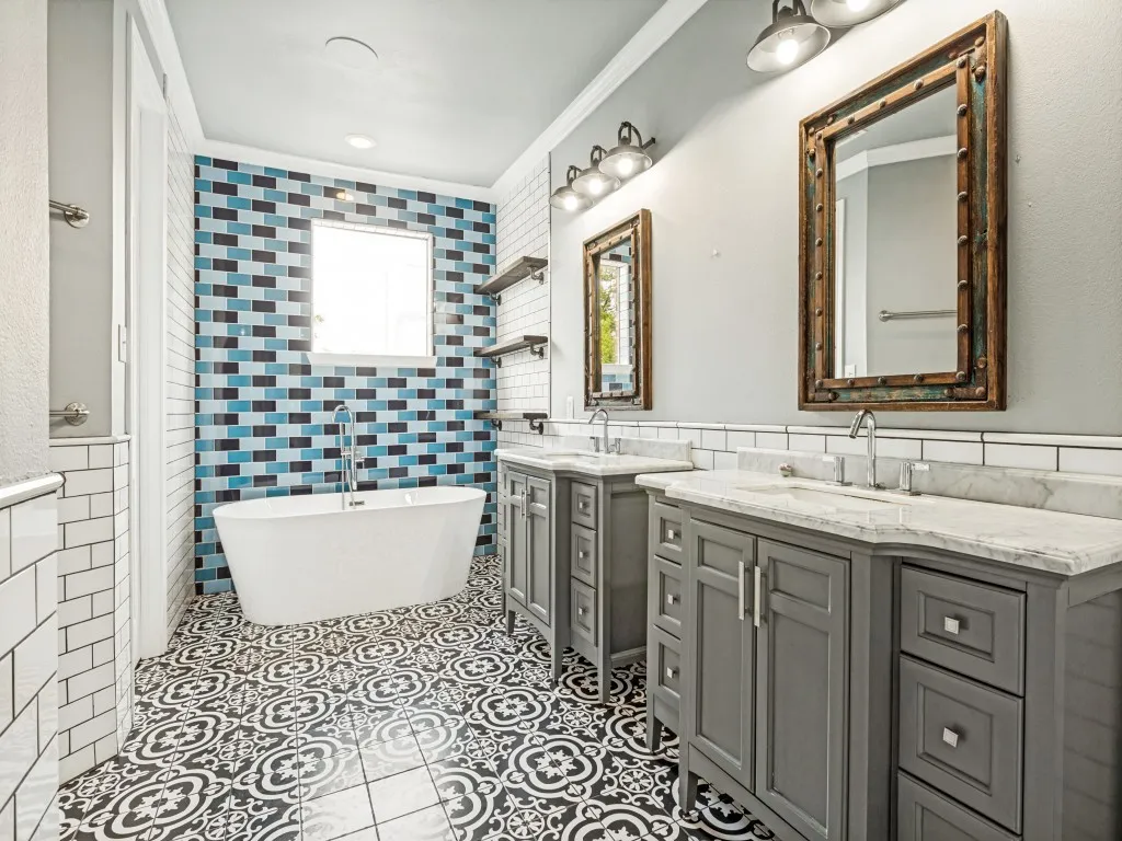 Townhouse For Sale in Dallas County , 1430 Pecos Street, Dallas, Texas 75204, 2 Bedroom, 3 Bathroom, 2 Garage spaces, 2,265 Sqft, built in 2002, mls#21326582, Real Estate Agent in Dallas, Homes For Sale in Dallas county, Homes For Sale in Dallas, Realtor in Dallas Texas, Real Estate Brokerage Independent Realty Texas, Luminita Cordes Realtor