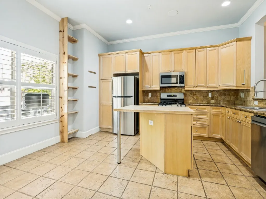 Townhouse For Sale in Dallas County , 1430 Pecos Street, Dallas, Texas 75204, 2 Bedroom, 3 Bathroom, 2 Garage spaces, 2,265 Sqft, built in 2002, mls#21326582, Real Estate Agent in Dallas, Homes For Sale in Dallas county, Homes For Sale in Dallas, Realtor in Dallas Texas, Real Estate Brokerage Independent Realty Texas, Luminita Cordes Realtor