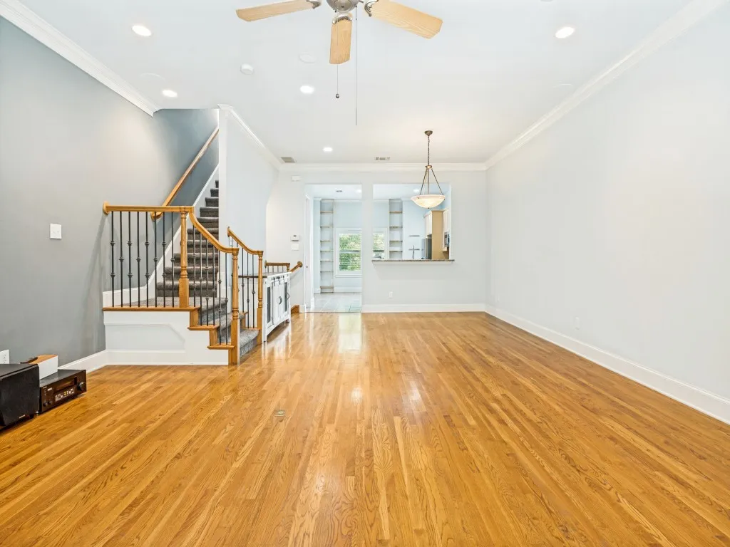 Townhouse For Sale in Dallas County , 1430 Pecos Street, Dallas, Texas 75204, 2 Bedroom, 3 Bathroom, 2 Garage spaces, 2,265 Sqft, built in 2002, mls#21326582, Real Estate Agent in Dallas, Homes For Sale in Dallas county, Homes For Sale in Dallas, Realtor in Dallas Texas, Real Estate Brokerage Independent Realty Texas, Luminita Cordes Realtor