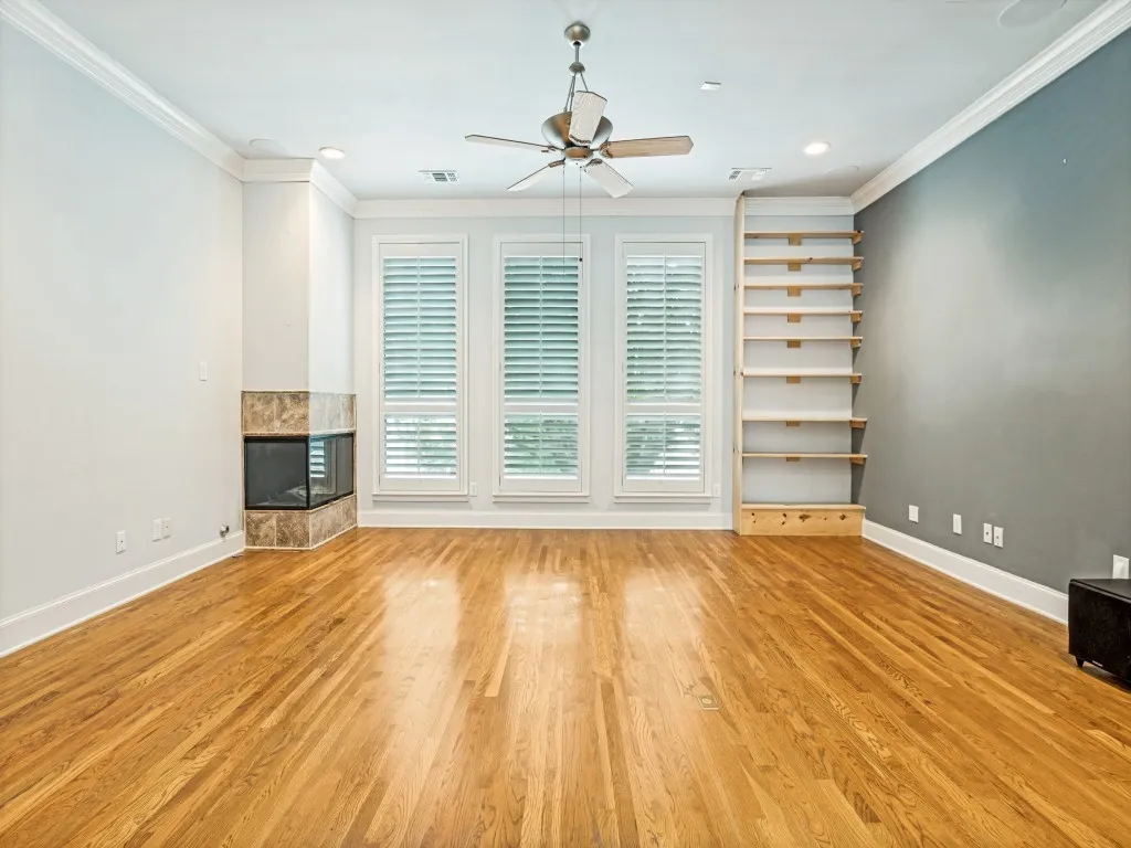 Townhouse For Sale in Dallas County , 1430 Pecos Street, Dallas, Texas 75204, 2 Bedroom, 3 Bathroom, 2 Garage spaces, 2,265 Sqft, built in 2002, mls#21326582, Real Estate Agent in Dallas, Homes For Sale in Dallas county, Homes For Sale in Dallas, Realtor in Dallas Texas, Real Estate Brokerage Independent Realty Texas, Luminita Cordes Realtor