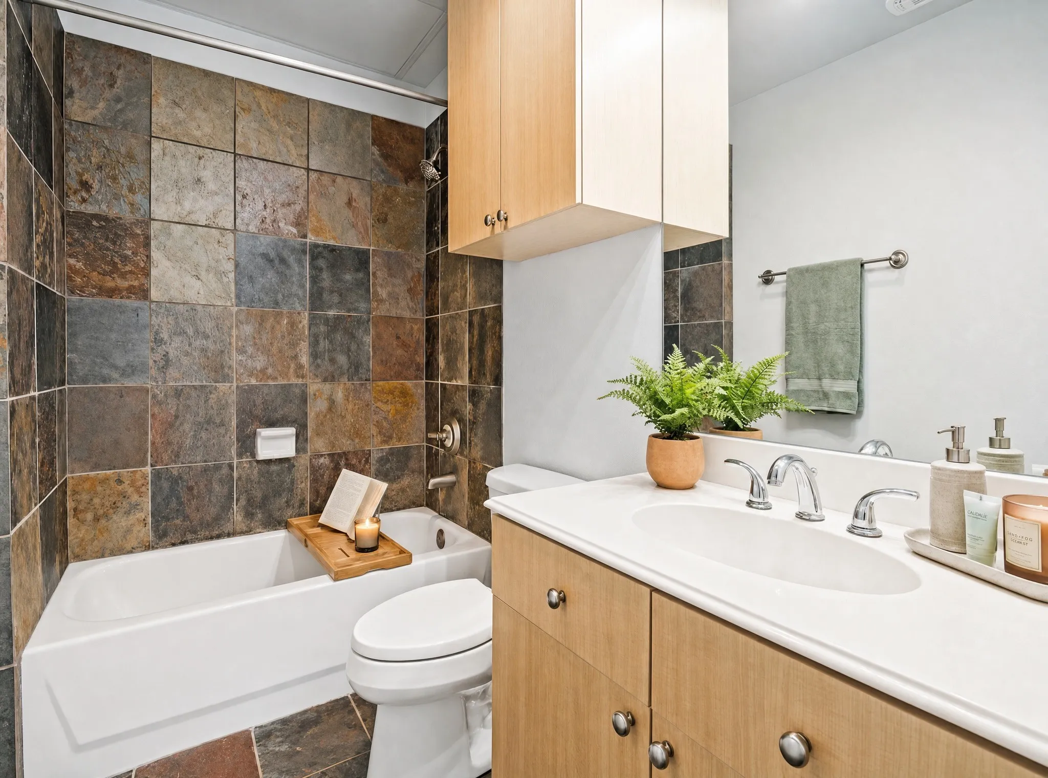 Townhouse For Sale in Dallas County , 1430 Pecos Street, Dallas, Texas 75204, 2 Bedroom, 3 Bathroom, 2 Garage spaces, 2,265 Sqft, built in 2002, mls#21326582, Real Estate Agent in Dallas, Homes For Sale in Dallas county, Homes For Sale in Dallas, Realtor in Dallas Texas, Real Estate Brokerage Independent Realty Texas, Luminita Cordes Realtor