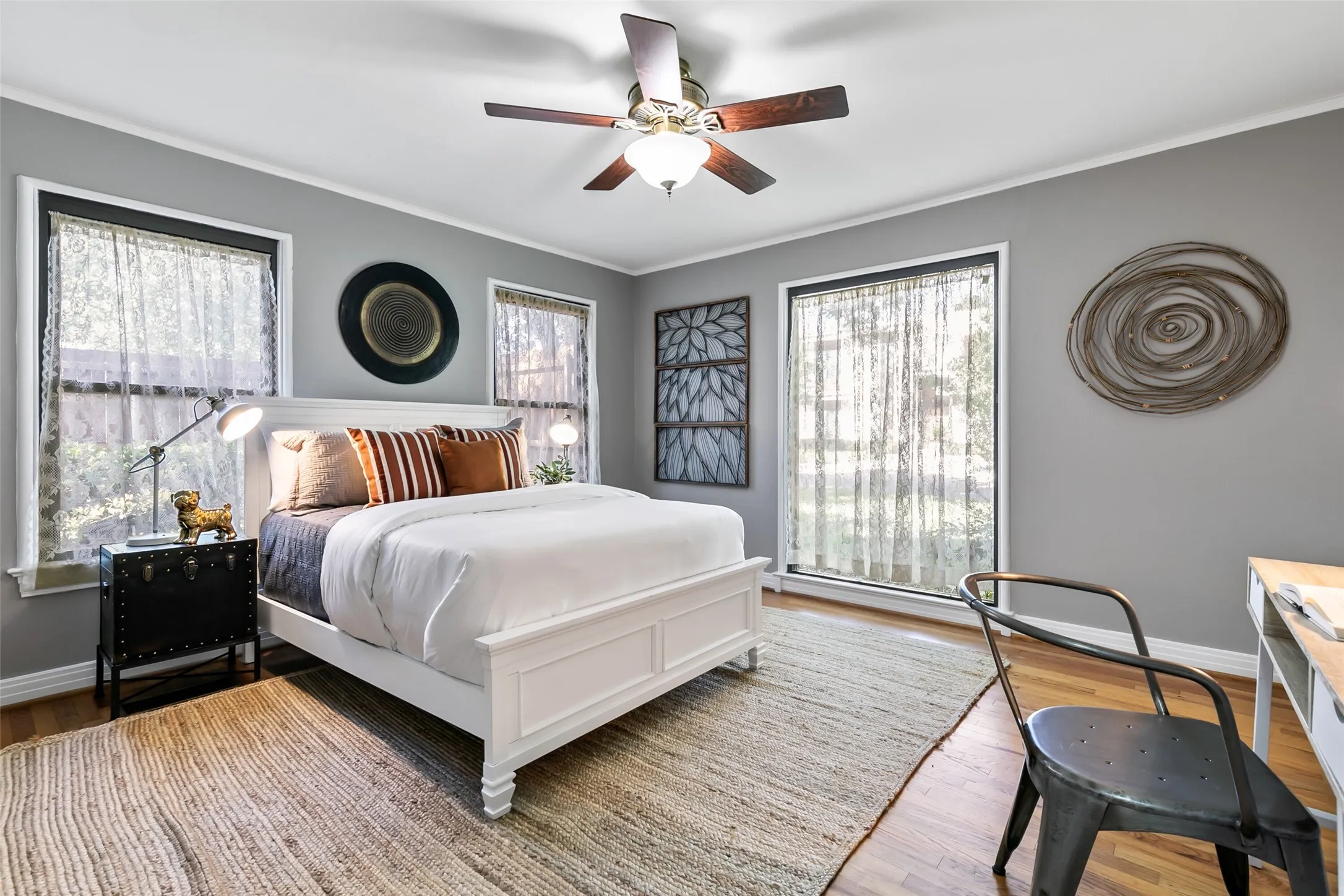 Single Family Residence For Rent in Dallas County , 4206 Somerville Avenue, Dallas, Texas 75206, 3 Bedroom, 3 Bathroom, Garage spaces, 2,033 Sqft, built in 1940, mls#21327602, Real Estate Agent in Dallas, Homes For Rent in Dallas county, Homes For Rent in Dallas, Realtor in Dallas Texas, Real Estate Brokerage Independent Realty Texas, Luminita Cordes Realtor
