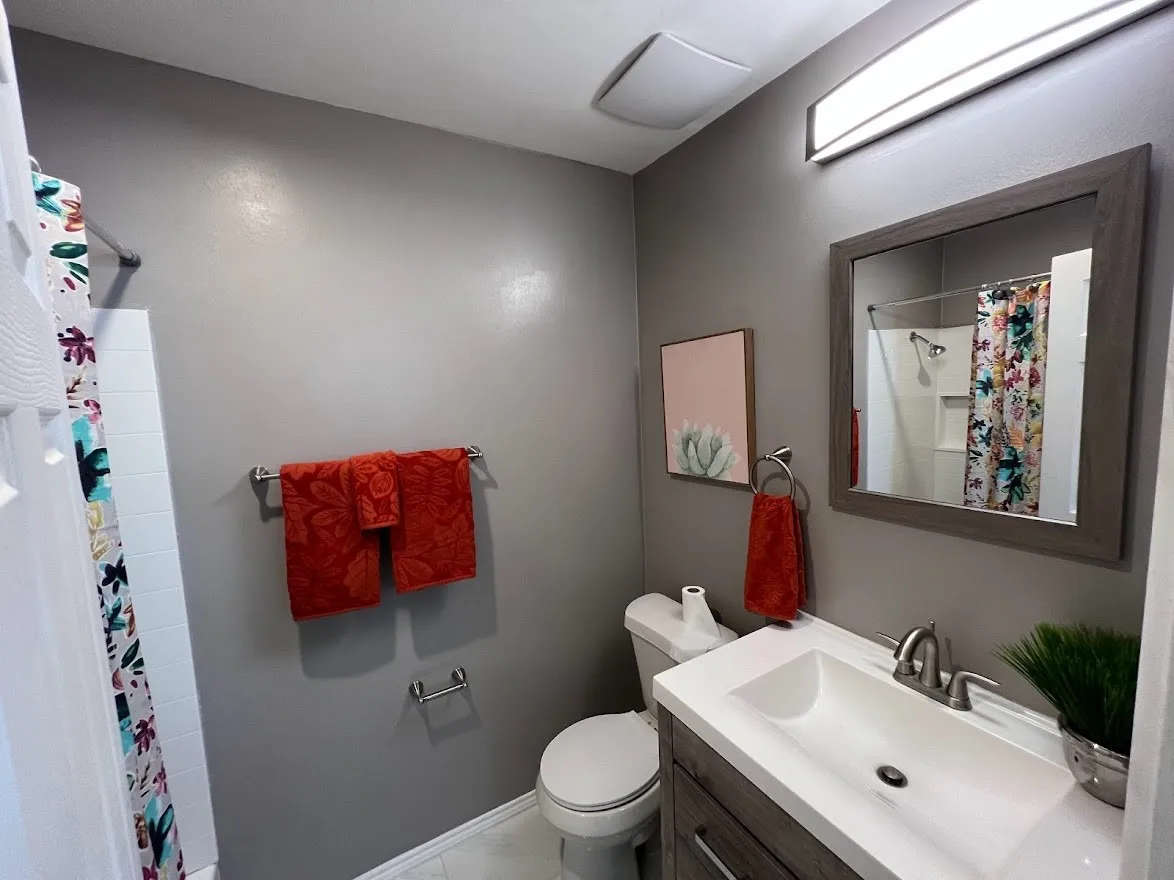 Single Family Residence For Rent in Dallas County , 4206 Somerville Avenue, Dallas, Texas 75206, 3 Bedroom, 3 Bathroom, Garage spaces, 2,033 Sqft, built in 1940, mls#21327602, Real Estate Agent in Dallas, Homes For Rent in Dallas county, Homes For Rent in Dallas, Realtor in Dallas Texas, Real Estate Brokerage Independent Realty Texas, Luminita Cordes Realtor