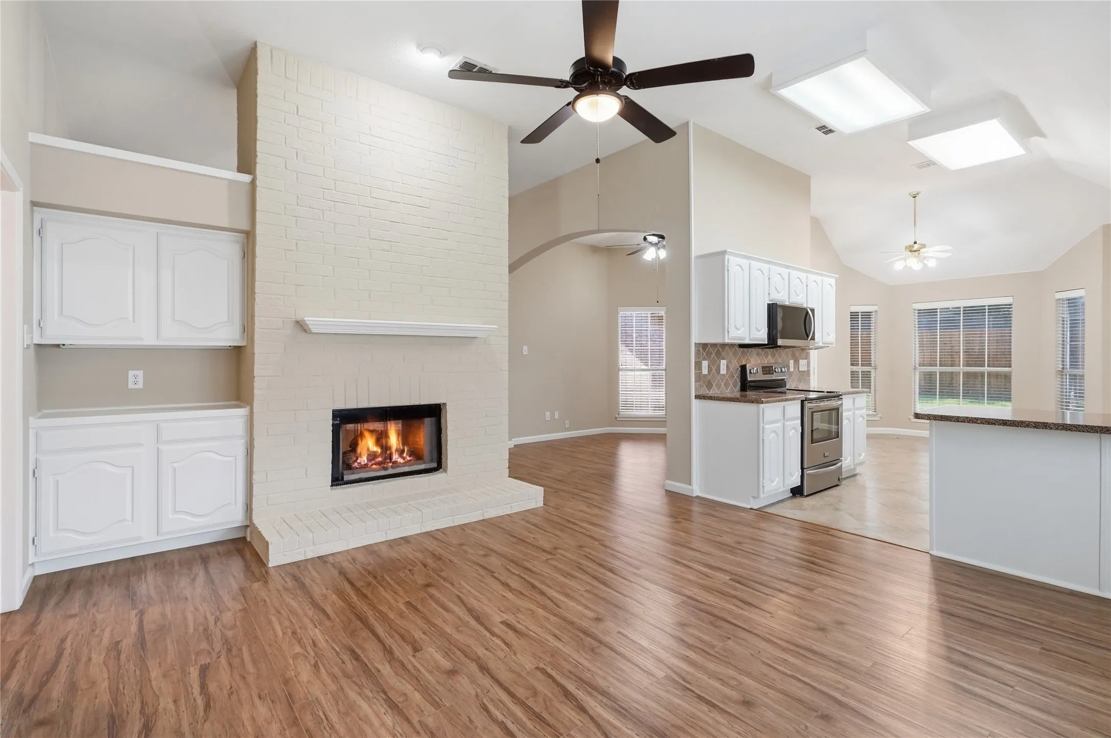 Single Family Residence For Sale in Tarrant County , 7204 Mesa Verde Trail, Fort Worth, Texas 76137, 3 Bedroom, 2 Bathroom, 2 Garage spaces, 1,866 Sqft, built in 1991, mls#21327497, Real Estate Agent in Fort Worth, Homes For Sale in Tarrant county, Homes For Sale in Fort Worth, Realtor in Fort Worth Texas, Real Estate Brokerage Independent Realty Texas, Luminita Cordes Realtor