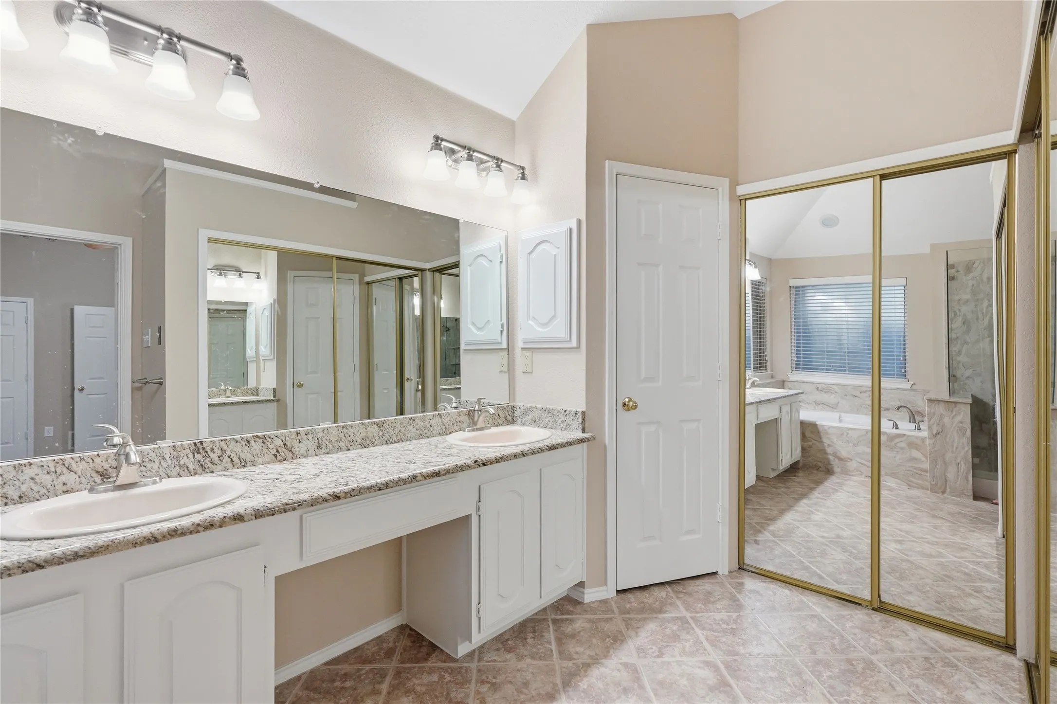 Single Family Residence For Sale in Tarrant County , 7204 Mesa Verde Trail, Fort Worth, Texas 76137, 3 Bedroom, 2 Bathroom, 2 Garage spaces, 1,866 Sqft, built in 1991, mls#21327497, Real Estate Agent in Fort Worth, Homes For Sale in Tarrant county, Homes For Sale in Fort Worth, Realtor in Fort Worth Texas, Real Estate Brokerage Independent Realty Texas, Luminita Cordes Realtor