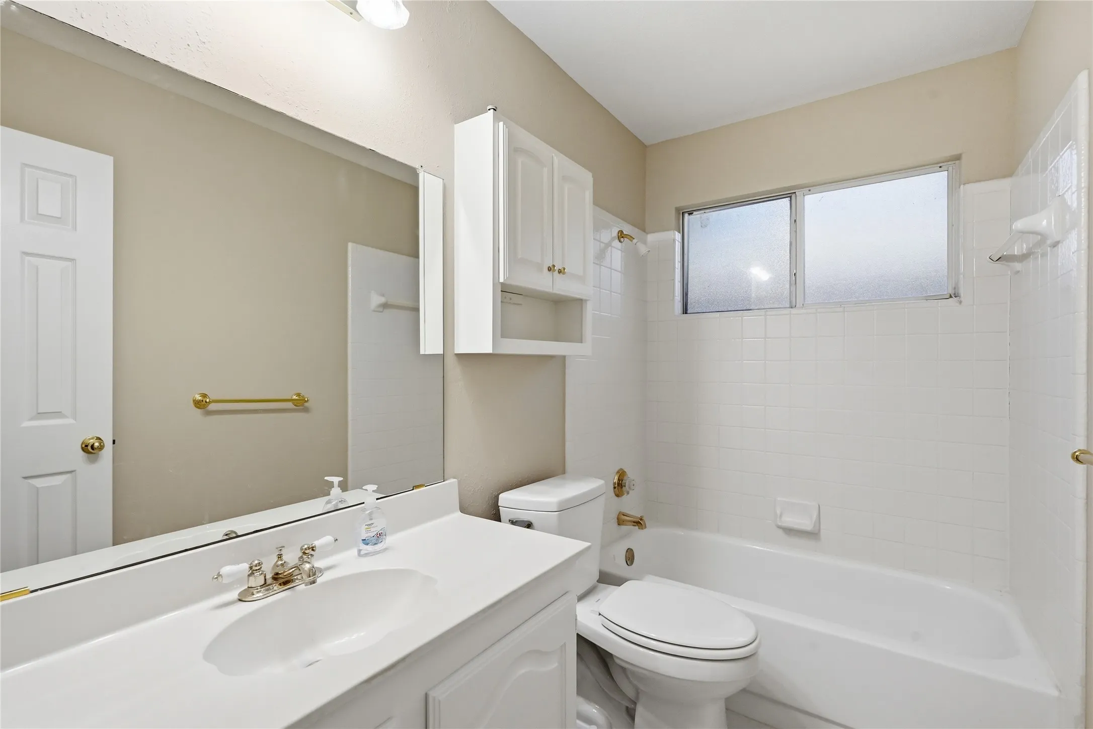 Single Family Residence For Sale in Tarrant County , 7204 Mesa Verde Trail, Fort Worth, Texas 76137, 3 Bedroom, 2 Bathroom, 2 Garage spaces, 1,866 Sqft, built in 1991, mls#21327497, Real Estate Agent in Fort Worth, Homes For Sale in Tarrant county, Homes For Sale in Fort Worth, Realtor in Fort Worth Texas, Real Estate Brokerage Independent Realty Texas, Luminita Cordes Realtor