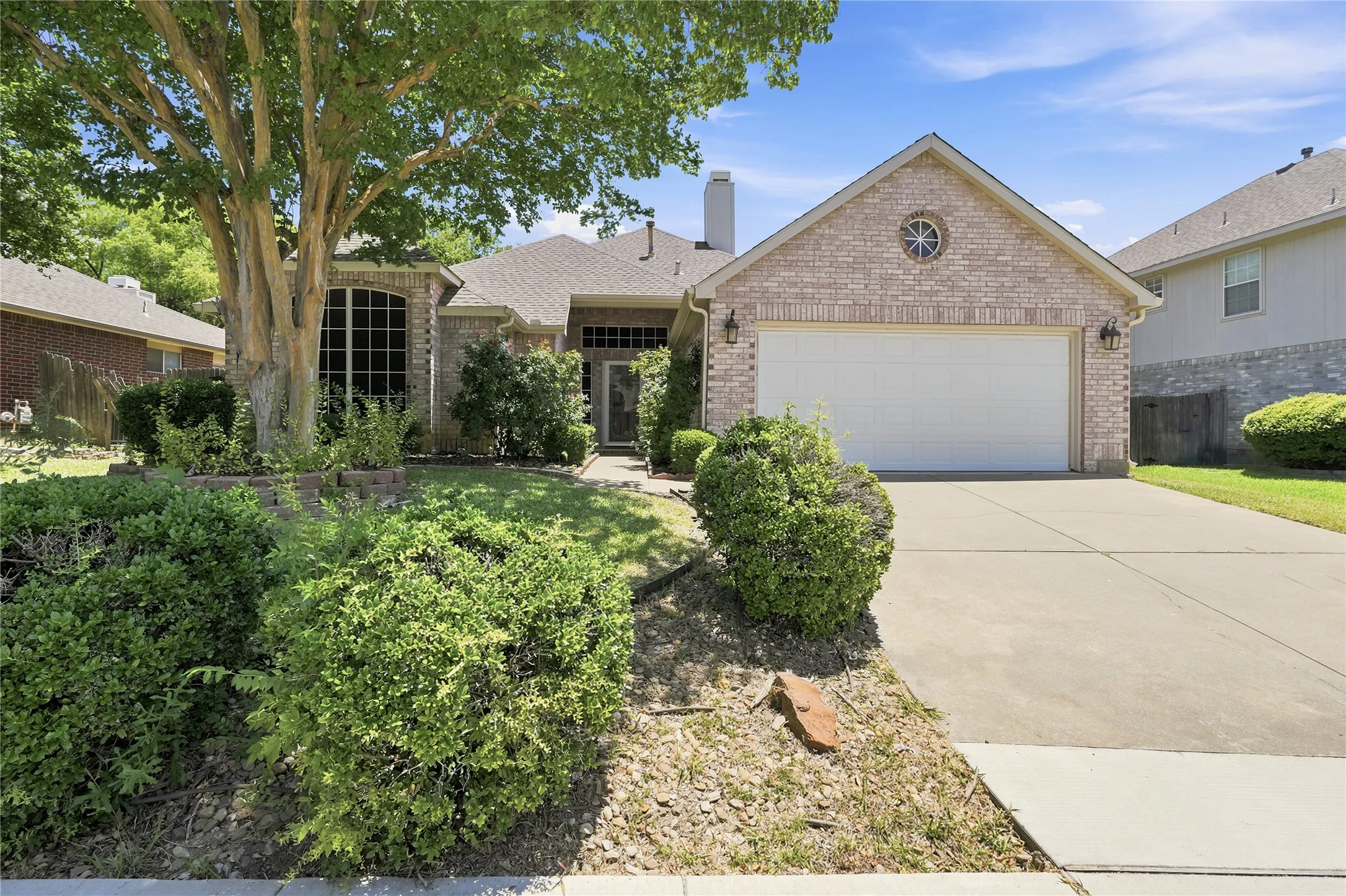 Single Family Residence For Sale in Tarrant County , 7204 Mesa Verde Trail, Fort Worth, Texas 76137, 3 Bedroom, 2 Bathroom, 2 Garage spaces, 1,866 Sqft, built in 1991, mls#21327497, Real Estate Agent in Fort Worth, Homes For Sale in Tarrant county, Homes For Sale in Fort Worth, Realtor in Fort Worth Texas, Real Estate Brokerage Independent Realty Texas, Luminita Cordes Realtor