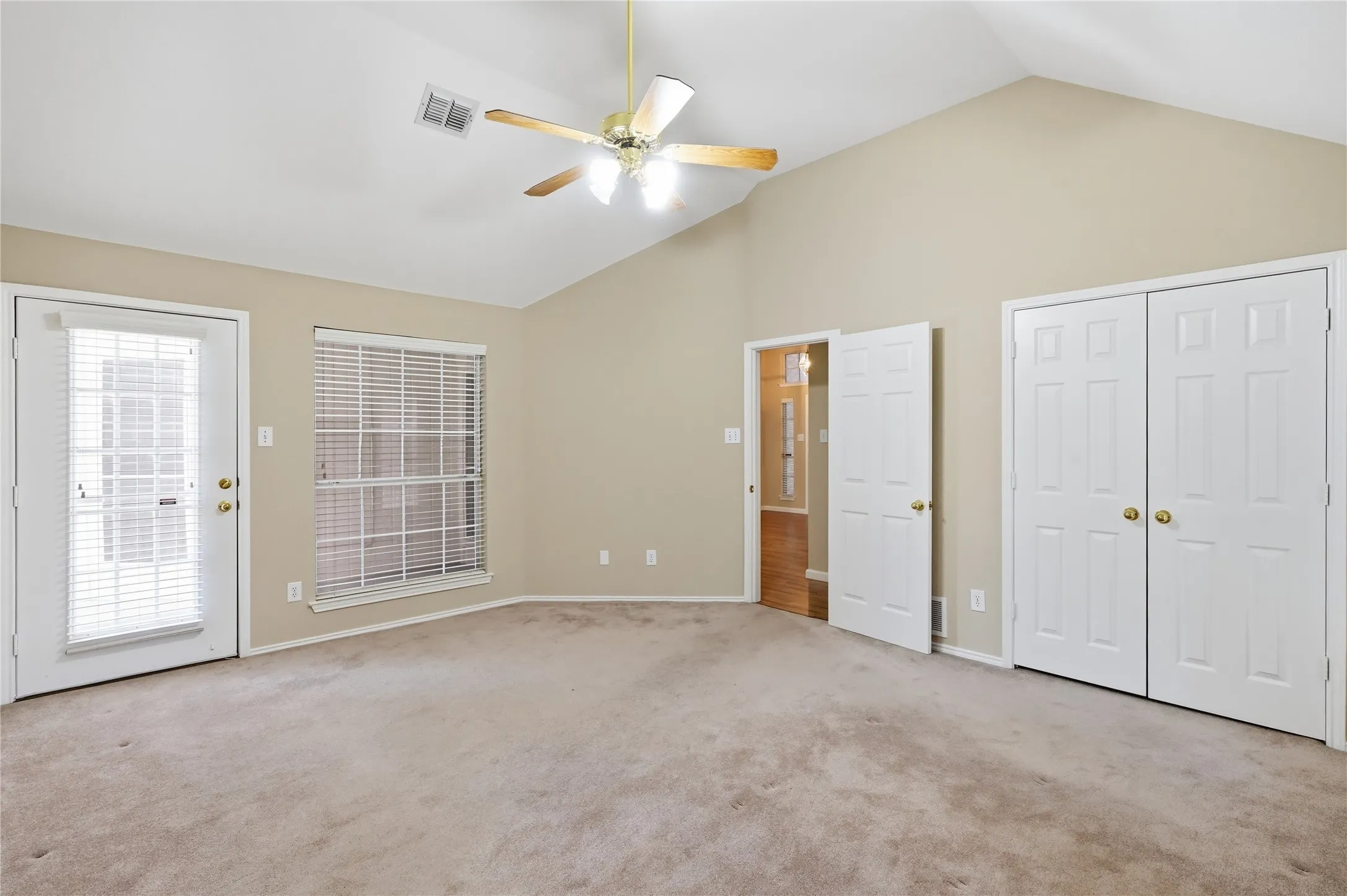 Single Family Residence For Sale in Tarrant County , 7204 Mesa Verde Trail, Fort Worth, Texas 76137, 3 Bedroom, 2 Bathroom, 2 Garage spaces, 1,866 Sqft, built in 1991, mls#21327497, Real Estate Agent in Fort Worth, Homes For Sale in Tarrant county, Homes For Sale in Fort Worth, Realtor in Fort Worth Texas, Real Estate Brokerage Independent Realty Texas, Luminita Cordes Realtor