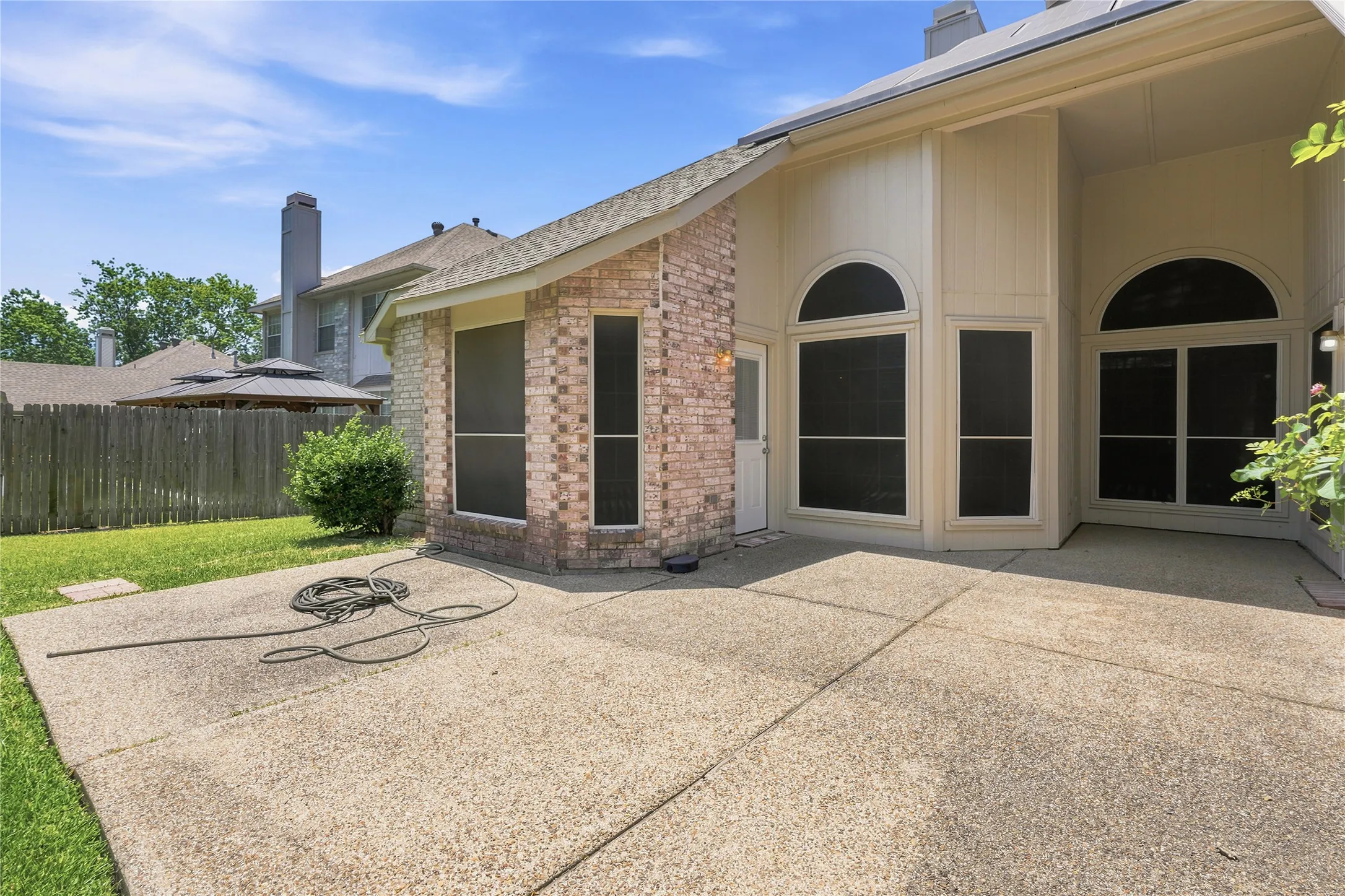 Single Family Residence For Sale in Tarrant County , 7204 Mesa Verde Trail, Fort Worth, Texas 76137, 3 Bedroom, 2 Bathroom, 2 Garage spaces, 1,866 Sqft, built in 1991, mls#21327497, Real Estate Agent in Fort Worth, Homes For Sale in Tarrant county, Homes For Sale in Fort Worth, Realtor in Fort Worth Texas, Real Estate Brokerage Independent Realty Texas, Luminita Cordes Realtor