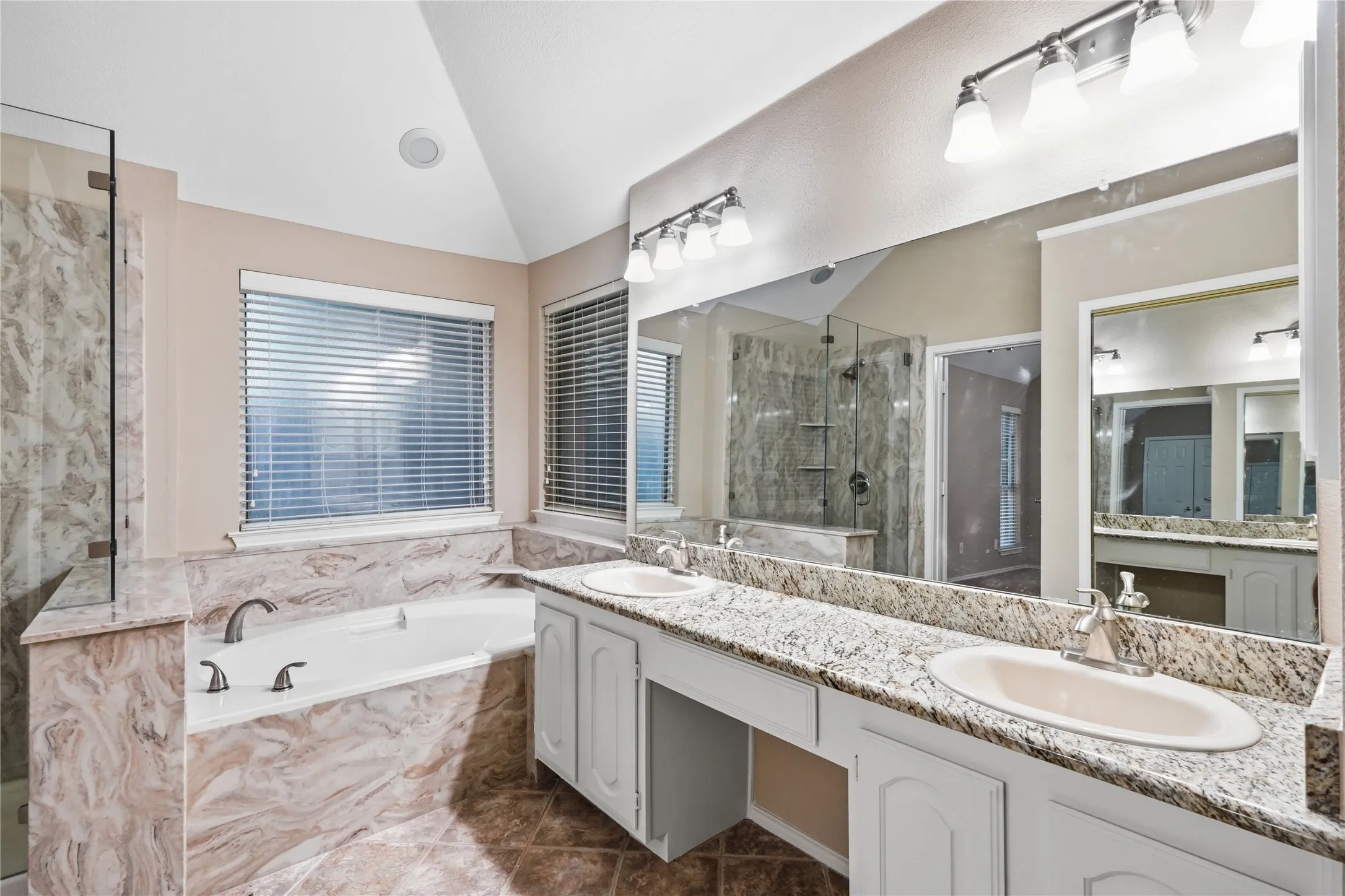 Single Family Residence For Sale in Tarrant County , 7204 Mesa Verde Trail, Fort Worth, Texas 76137, 3 Bedroom, 2 Bathroom, 2 Garage spaces, 1,866 Sqft, built in 1991, mls#21327497, Real Estate Agent in Fort Worth, Homes For Sale in Tarrant county, Homes For Sale in Fort Worth, Realtor in Fort Worth Texas, Real Estate Brokerage Independent Realty Texas, Luminita Cordes Realtor