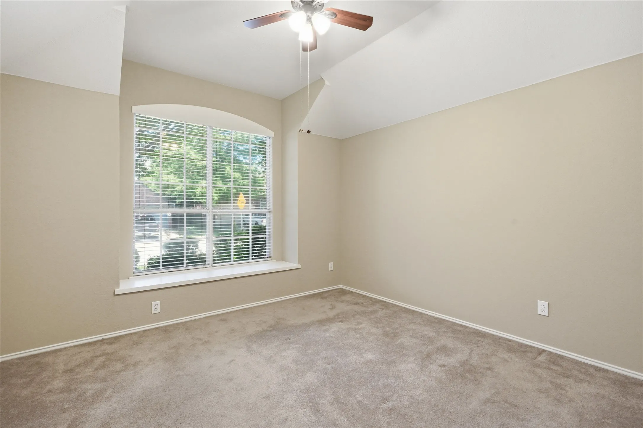 Single Family Residence For Sale in Tarrant County , 7204 Mesa Verde Trail, Fort Worth, Texas 76137, 3 Bedroom, 2 Bathroom, 2 Garage spaces, 1,866 Sqft, built in 1991, mls#21327497, Real Estate Agent in Fort Worth, Homes For Sale in Tarrant county, Homes For Sale in Fort Worth, Realtor in Fort Worth Texas, Real Estate Brokerage Independent Realty Texas, Luminita Cordes Realtor