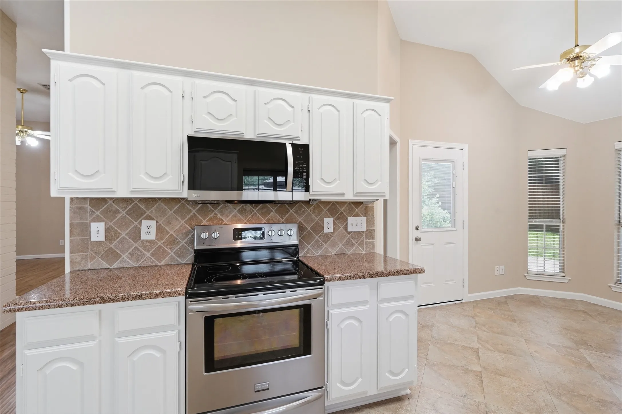 Single Family Residence For Sale in Tarrant County , 7204 Mesa Verde Trail, Fort Worth, Texas 76137, 3 Bedroom, 2 Bathroom, 2 Garage spaces, 1,866 Sqft, built in 1991, mls#21327497, Real Estate Agent in Fort Worth, Homes For Sale in Tarrant county, Homes For Sale in Fort Worth, Realtor in Fort Worth Texas, Real Estate Brokerage Independent Realty Texas, Luminita Cordes Realtor