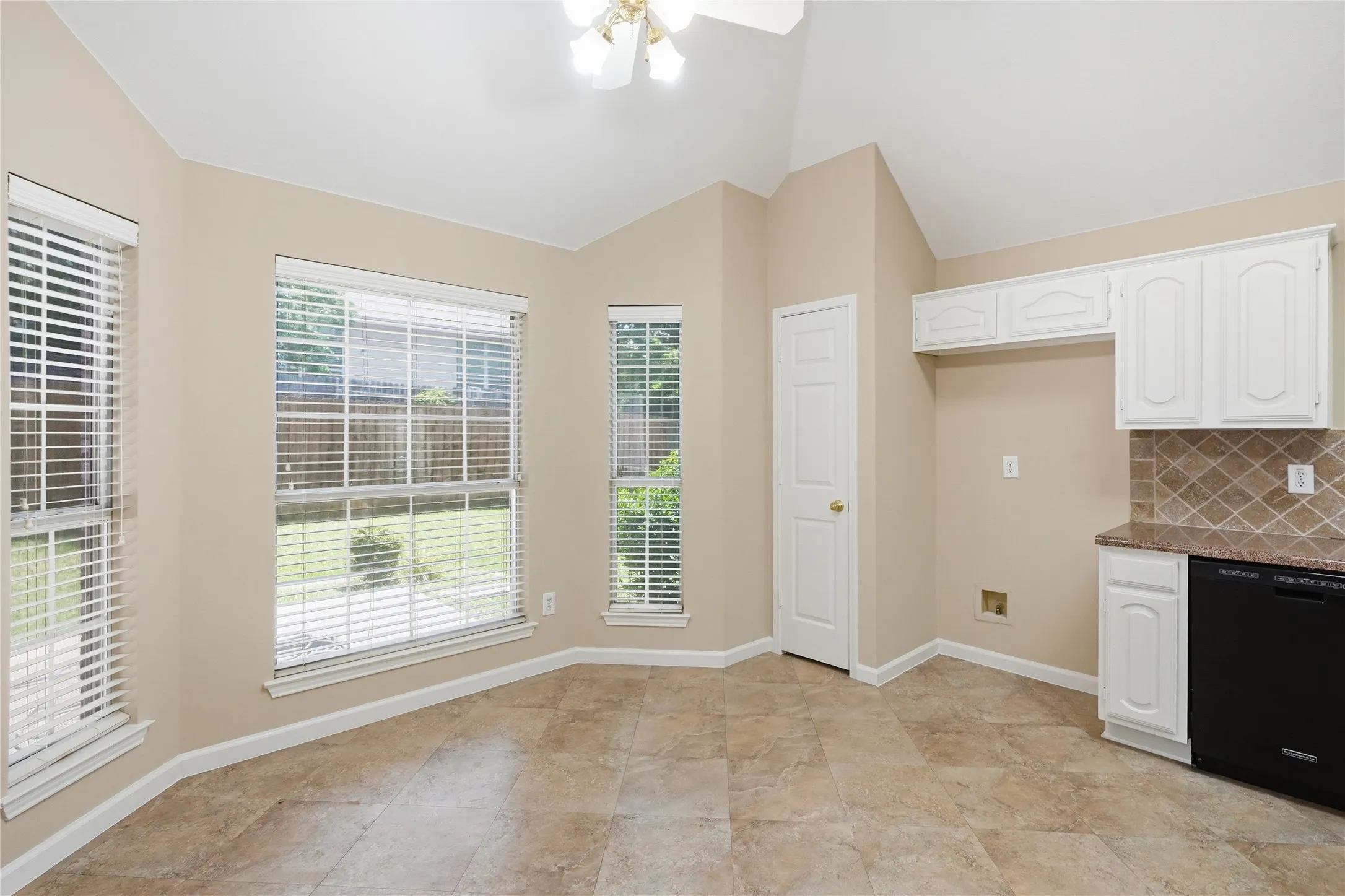 Single Family Residence For Sale in Tarrant County , 7204 Mesa Verde Trail, Fort Worth, Texas 76137, 3 Bedroom, 2 Bathroom, 2 Garage spaces, 1,866 Sqft, built in 1991, mls#21327497, Real Estate Agent in Fort Worth, Homes For Sale in Tarrant county, Homes For Sale in Fort Worth, Realtor in Fort Worth Texas, Real Estate Brokerage Independent Realty Texas, Luminita Cordes Realtor