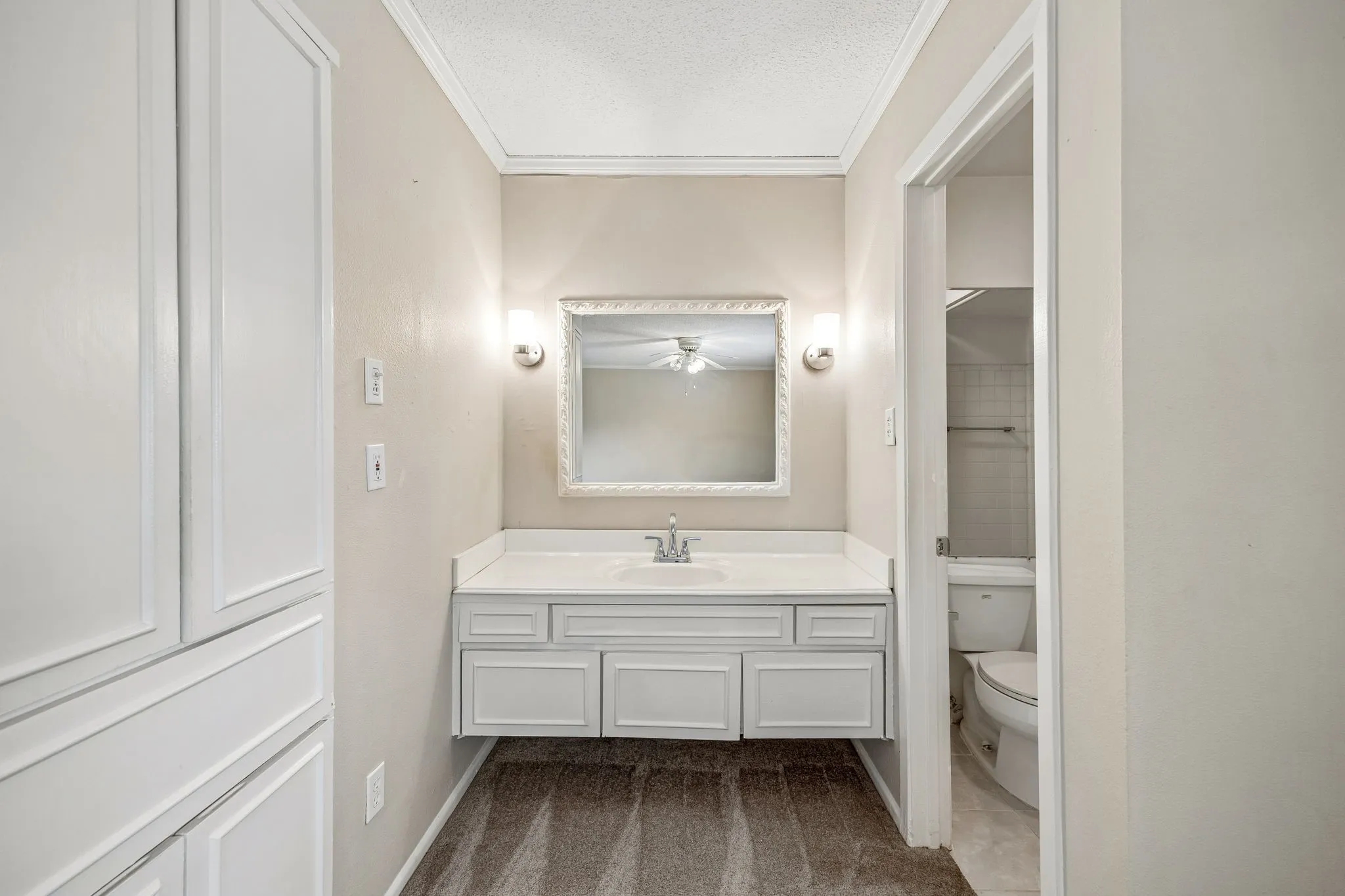 Primary Ensuite Bath