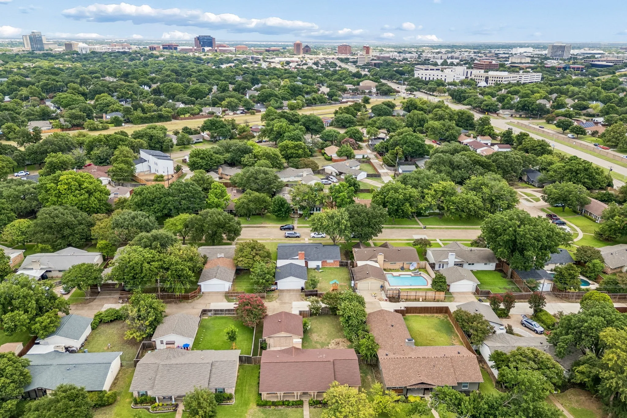 Single Family Residence For Sale in Dallas County , 2010 Custer Parkway, Richardson, Texas 75080, 3 Bedroom, 2 Bathroom, 2 Garage spaces, 1,482 Sqft, built in 1964, Price $429,000, mls#21324883, Real Estate Agent in Richardson, Homes For Sale in Dallas county, Homes For Sale in Richardson, Realtor in Richardson Texas, Real Estate Brokerage Independent Realty Texas, Luminita Cordes Realtor