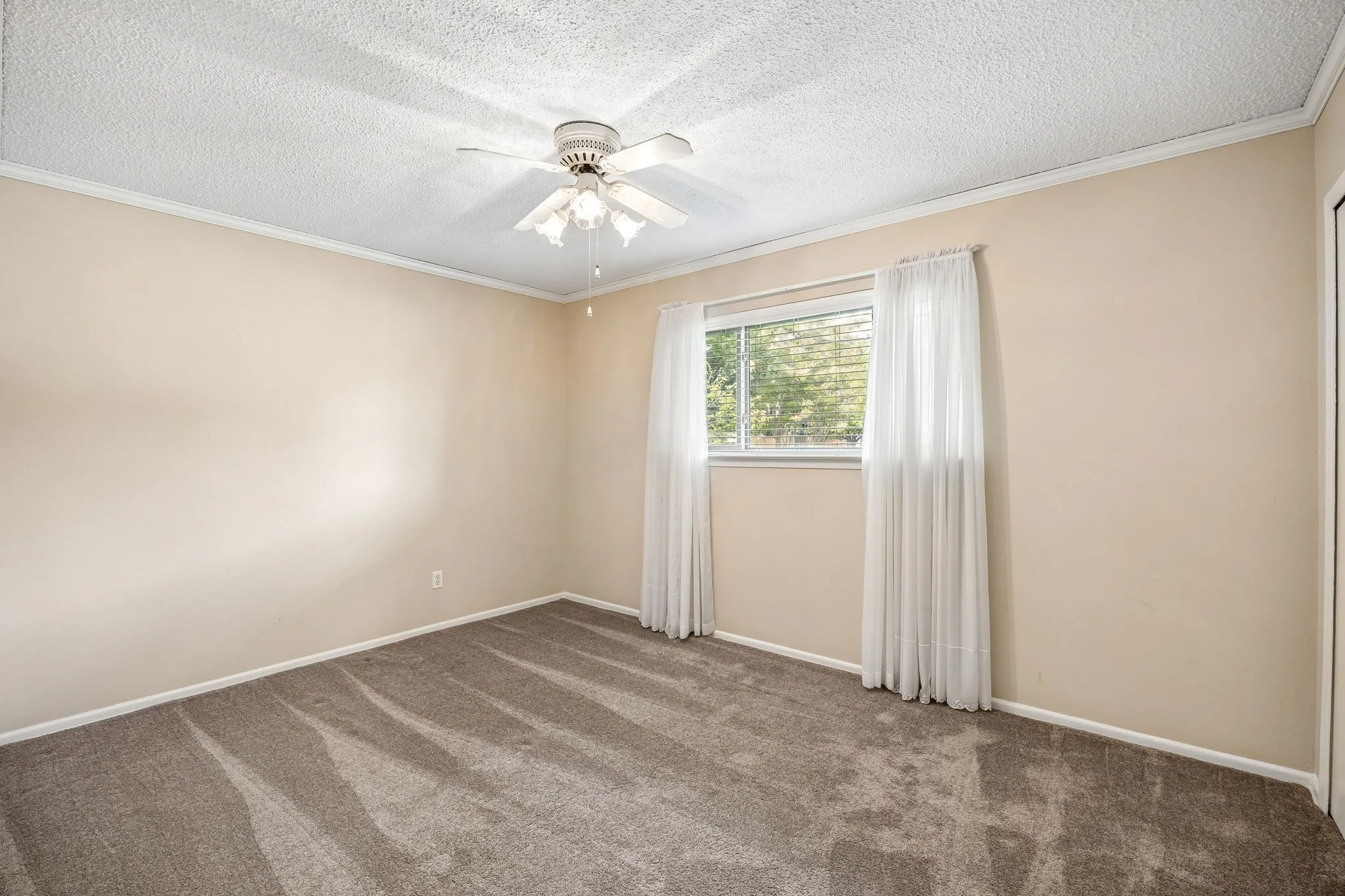 Single Family Residence For Sale in Dallas County , 2010 Custer Parkway, Richardson, Texas 75080, 3 Bedroom, 2 Bathroom, 2 Garage spaces, 1,482 Sqft, built in 1964, Price $429,000, mls#21324883, Real Estate Agent in Richardson, Homes For Sale in Dallas county, Homes For Sale in Richardson, Realtor in Richardson Texas, Real Estate Brokerage Independent Realty Texas, Luminita Cordes Realtor