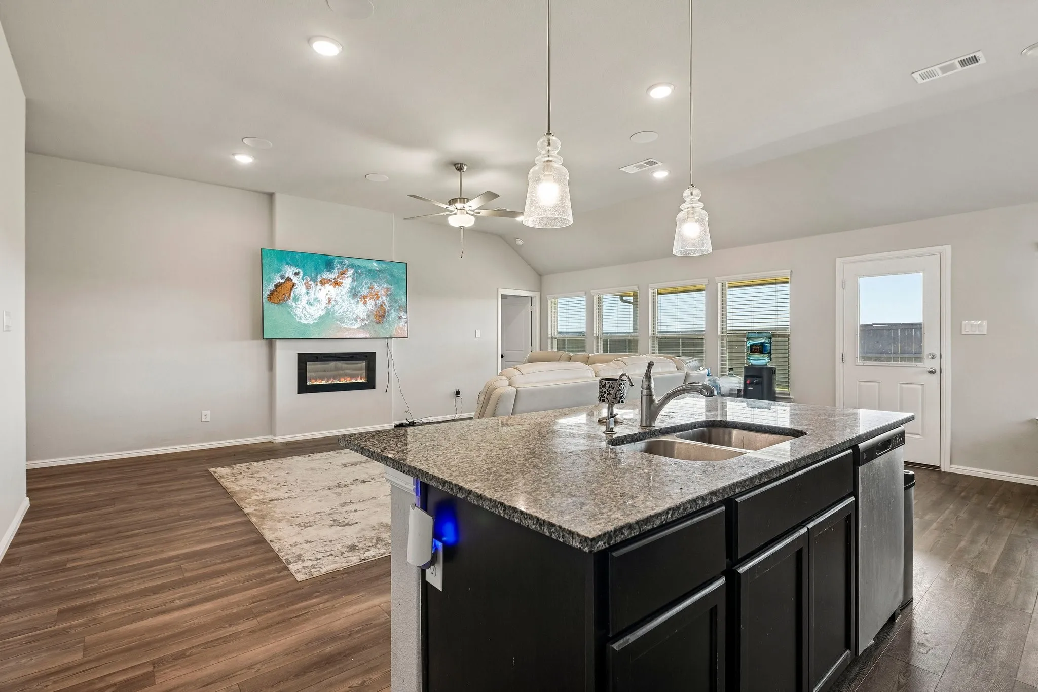 Single Family Residence For Sale in Ellis County , 7550 Wild Mint Trail, Venus, Texas 76084, 4 Bedroom, 2 Bathroom, 2 Garage spaces, 2,204 Sqft, built in 2023, mls#21319009, Real Estate Agent in Venus, Homes For Sale in Ellis county, Homes For Sale in Venus, Realtor in Venus Texas, Real Estate Brokerage Independent Realty Texas, Luminita Cordes Realtor