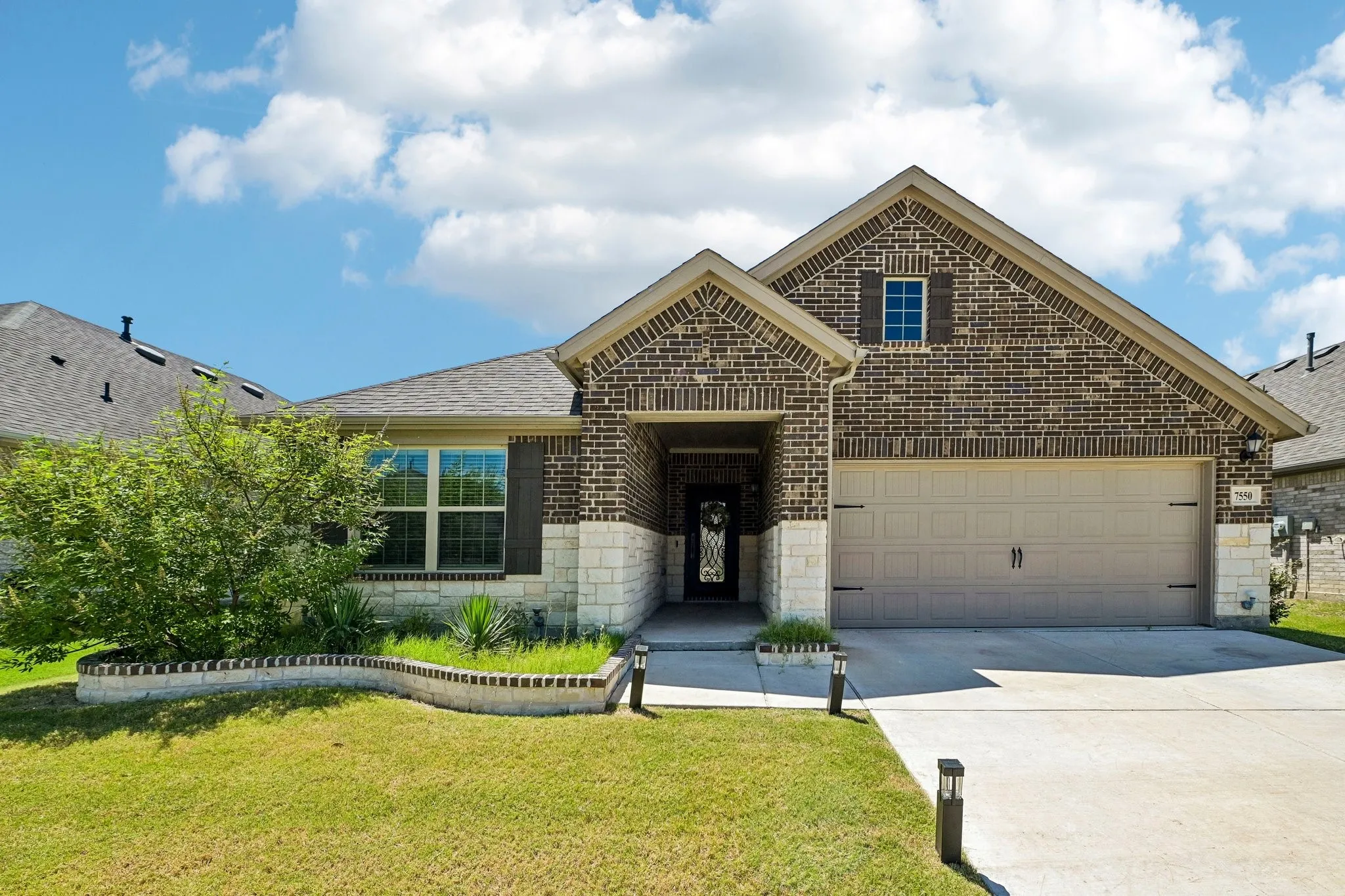 Single Family Residence For Sale in Ellis County , 7550 Wild Mint Trail, Venus, Texas 76084, 4 Bedroom, 2 Bathroom, 2 Garage spaces, 2,204 Sqft, built in 2023, mls#21319009, Real Estate Agent in Venus, Homes For Sale in Ellis county, Homes For Sale in Venus, Realtor in Venus Texas, Real Estate Brokerage Independent Realty Texas, Luminita Cordes Realtor