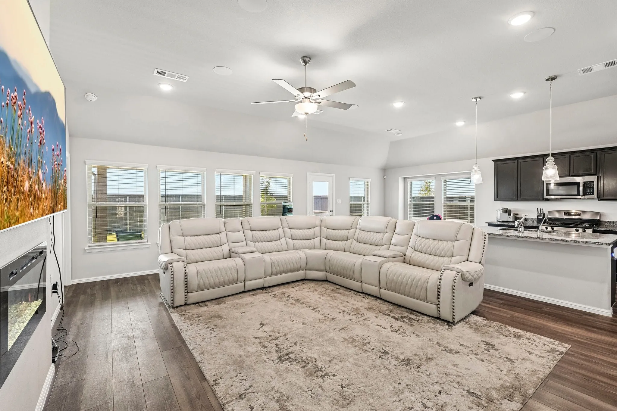 Single Family Residence For Sale in Ellis County , 7550 Wild Mint Trail, Venus, Texas 76084, 4 Bedroom, 2 Bathroom, 2 Garage spaces, 2,204 Sqft, built in 2023, mls#21319009, Real Estate Agent in Venus, Homes For Sale in Ellis county, Homes For Sale in Venus, Realtor in Venus Texas, Real Estate Brokerage Independent Realty Texas, Luminita Cordes Realtor