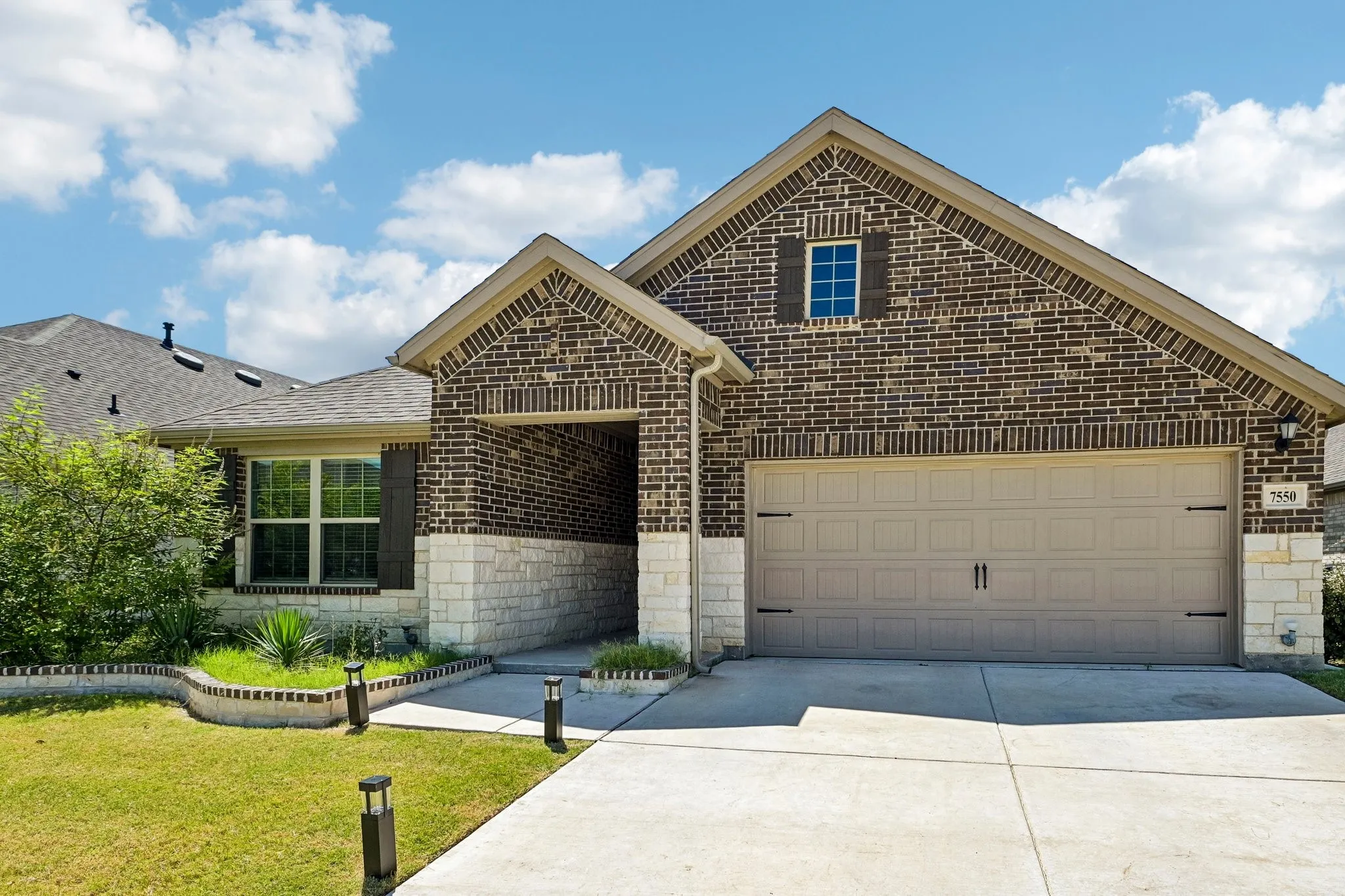 Single Family Residence For Sale in Ellis County , 7550 Wild Mint Trail, Venus, Texas 76084, 4 Bedroom, 2 Bathroom, 2 Garage spaces, 2,204 Sqft, built in 2023, mls#21319009, Real Estate Agent in Venus, Homes For Sale in Ellis county, Homes For Sale in Venus, Realtor in Venus Texas, Real Estate Brokerage Independent Realty Texas, Luminita Cordes Realtor