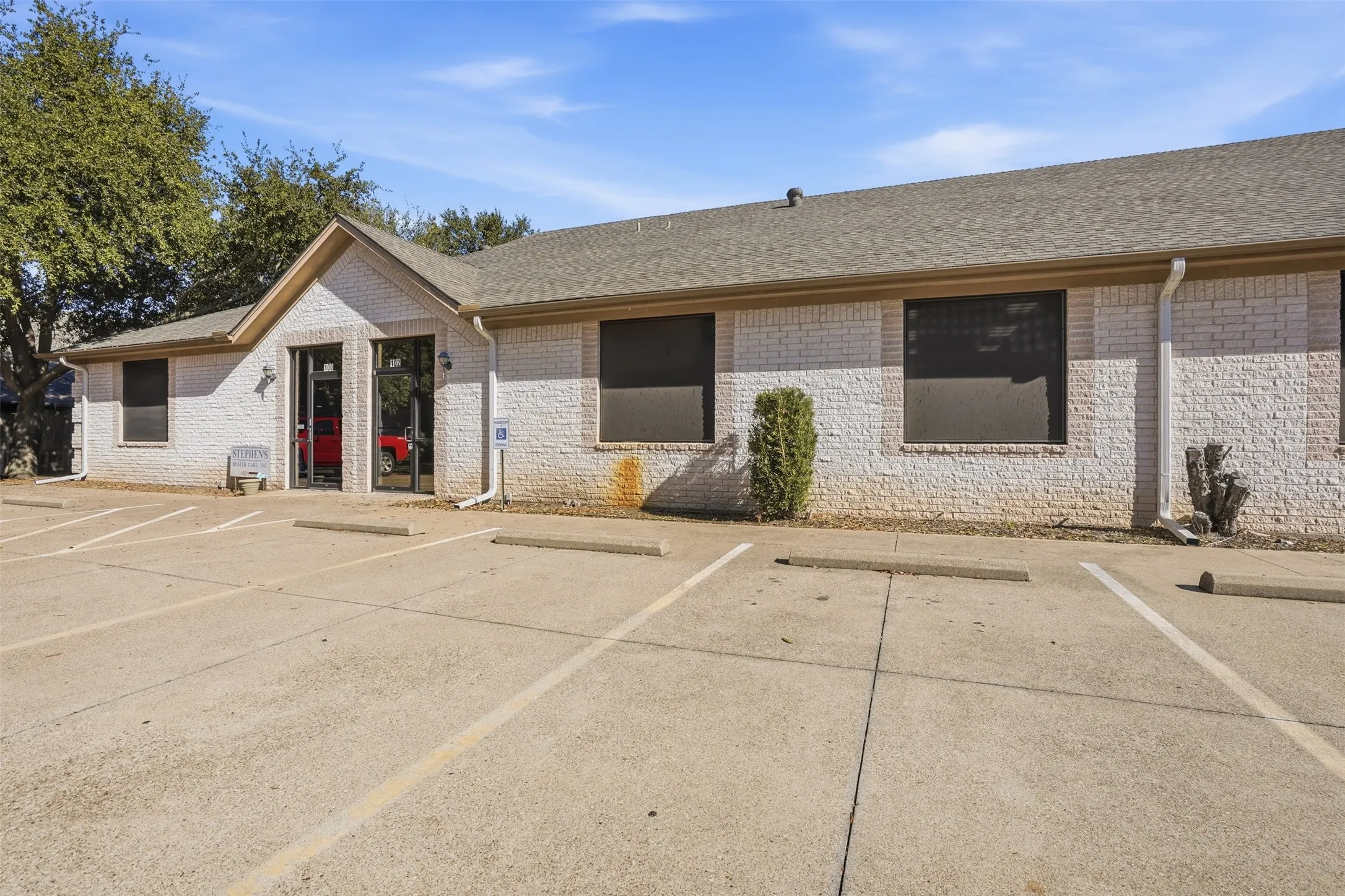 Office For Sale in Hood County , 983 Whitehead Drive, Granbury, Texas 76048, 0, 0, Garage spaces, 0 Sqft, built in 2003, mls#21326996, Real Estate Agent in Granbury, Homes For Sale in Hood county, Homes For Sale in Granbury, Realtor in Granbury Texas, Real Estate Brokerage Independent Realty Texas, Luminita Cordes Realtor