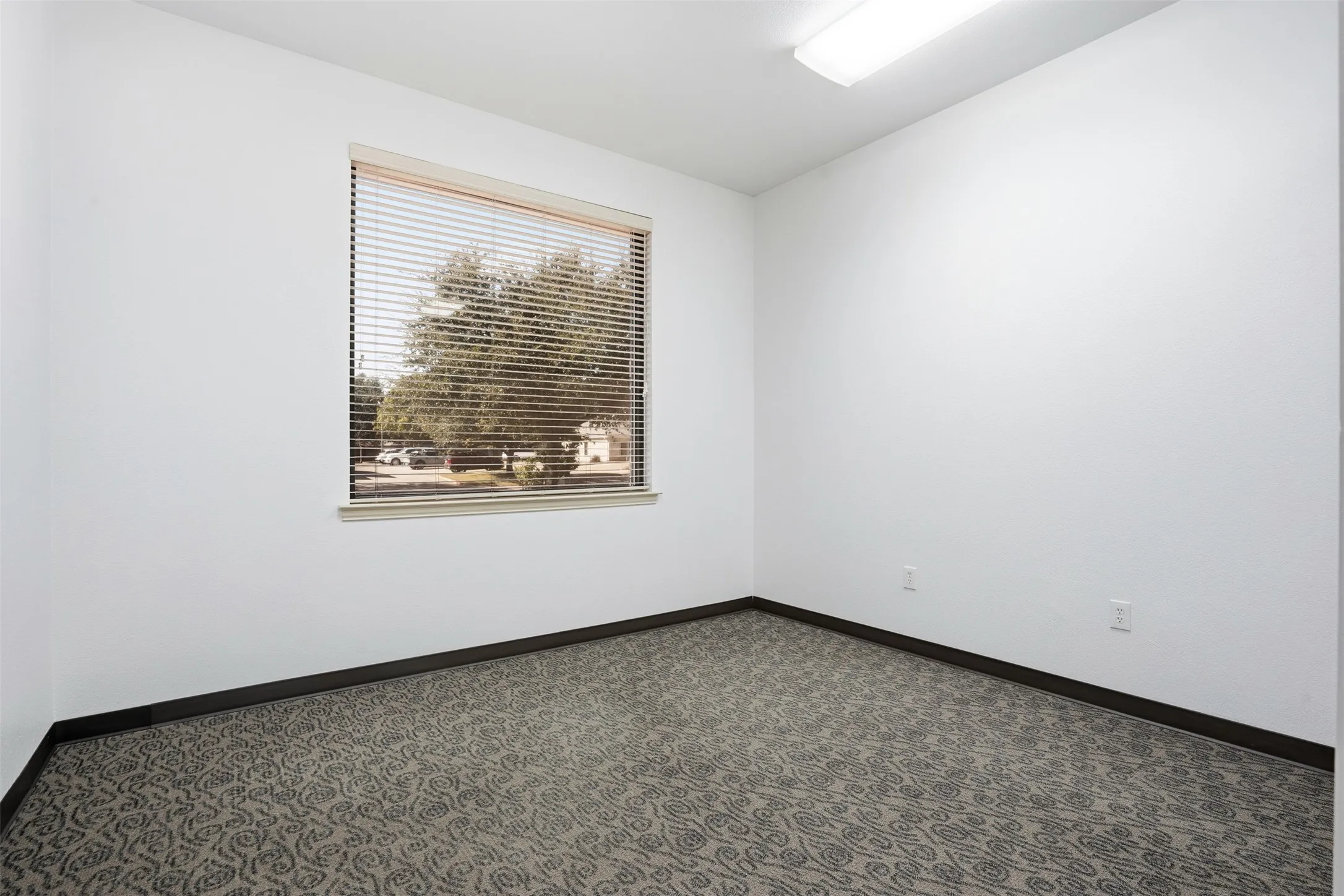 Office For Sale in Hood County , 983 Whitehead Drive, Granbury, Texas 76048, 0, 0, Garage spaces, 0 Sqft, built in 2003, mls#21326996, Real Estate Agent in Granbury, Homes For Sale in Hood county, Homes For Sale in Granbury, Realtor in Granbury Texas, Real Estate Brokerage Independent Realty Texas, Luminita Cordes Realtor