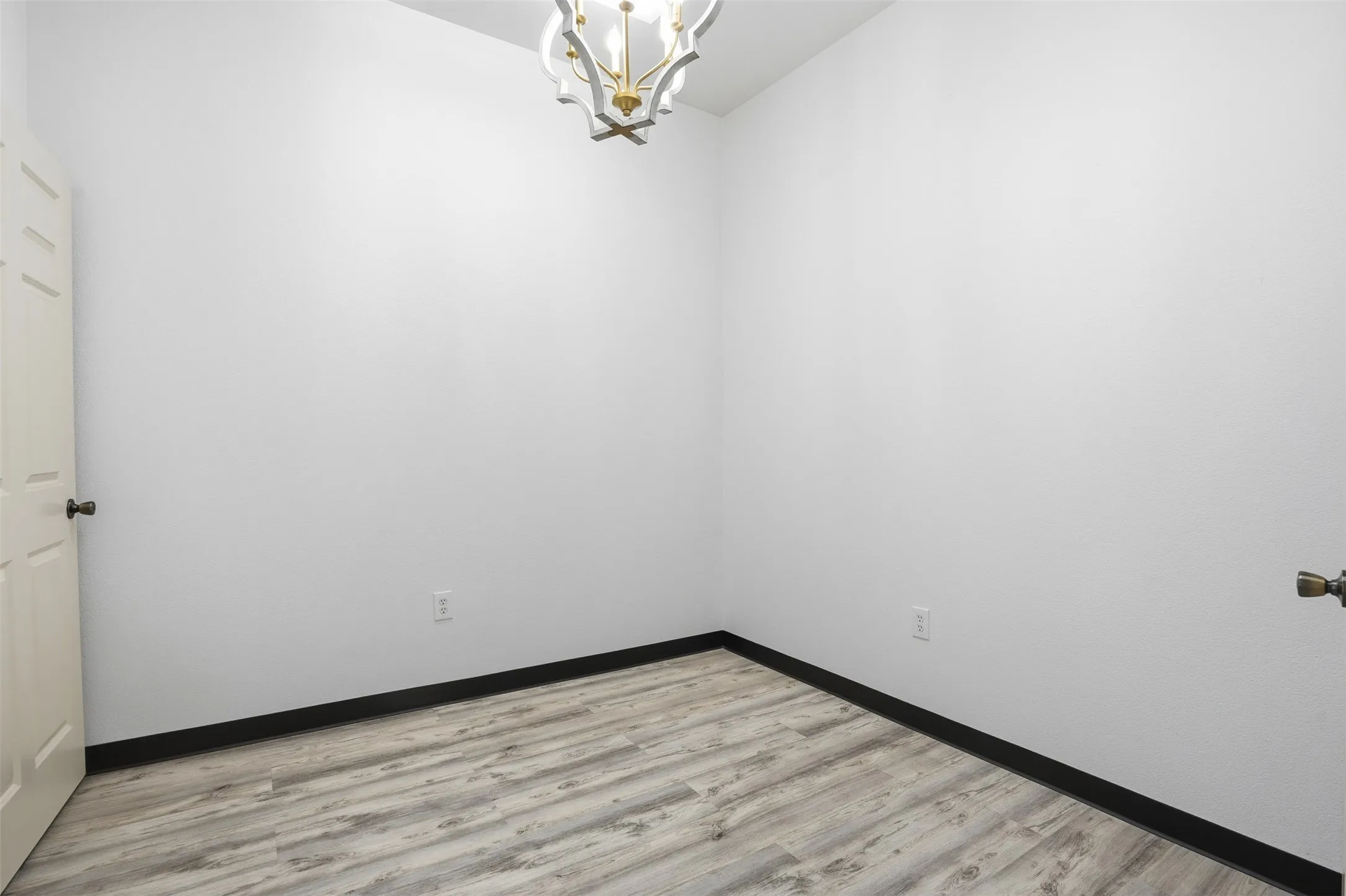 Office For Sale in Hood County , 983 Whitehead Drive, Granbury, Texas 76048, 0, 0, Garage spaces, 0 Sqft, built in 2003, mls#21326996, Real Estate Agent in Granbury, Homes For Sale in Hood county, Homes For Sale in Granbury, Realtor in Granbury Texas, Real Estate Brokerage Independent Realty Texas, Luminita Cordes Realtor