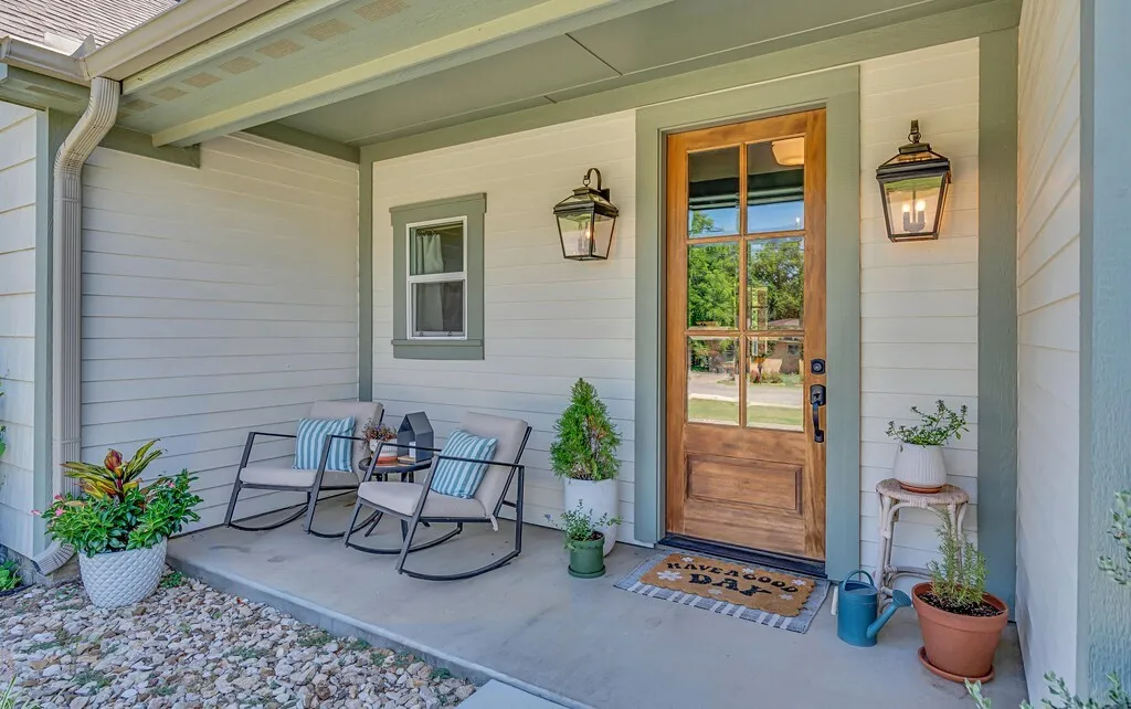 Single Family Residence For Sale in Hamilton County , 931 N Pecan Street, Hico, Texas 76457, 4 Bedroom, 3 Bathroom, 2 Garage spaces, 1,793 Sqft, built in 2022, mls#21327625, Real Estate Agent in Hico, Homes For Sale in Hamilton county, Homes For Sale in Hico, Realtor in Hico Texas, Real Estate Brokerage Independent Realty Texas, Luminita Cordes Realtor