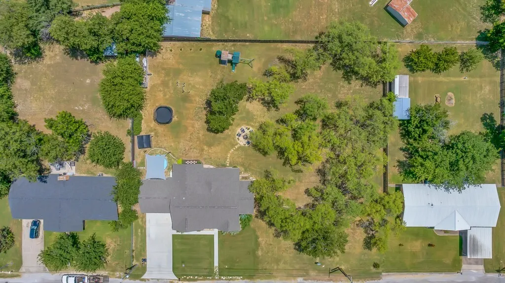 Single Family Residence For Sale in Hamilton County , 931 N Pecan Street, Hico, Texas 76457, 4 Bedroom, 3 Bathroom, 2 Garage spaces, 1,793 Sqft, built in 2022, mls#21327625, Real Estate Agent in Hico, Homes For Sale in Hamilton county, Homes For Sale in Hico, Realtor in Hico Texas, Real Estate Brokerage Independent Realty Texas, Luminita Cordes Realtor