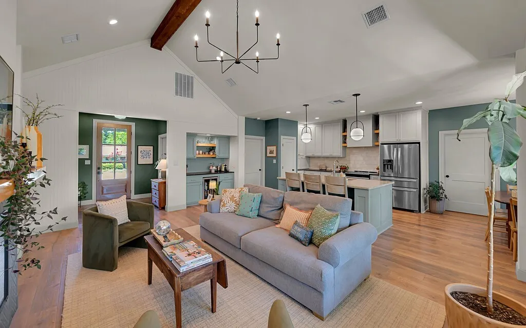 Single Family Residence For Sale in Hamilton County , 931 N Pecan Street, Hico, Texas 76457, 4 Bedroom, 3 Bathroom, 2 Garage spaces, 1,793 Sqft, built in 2022, mls#21327625, Real Estate Agent in Hico, Homes For Sale in Hamilton county, Homes For Sale in Hico, Realtor in Hico Texas, Real Estate Brokerage Independent Realty Texas, Luminita Cordes Realtor