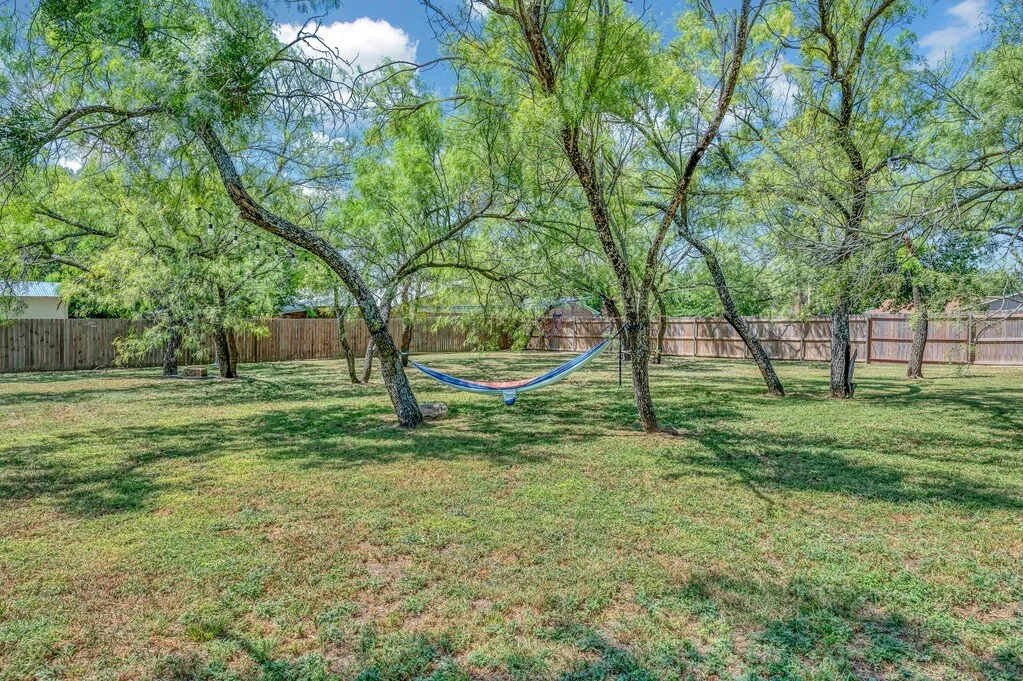 Single Family Residence For Sale in Hamilton County , 931 N Pecan Street, Hico, Texas 76457, 4 Bedroom, 3 Bathroom, 2 Garage spaces, 1,793 Sqft, built in 2022, mls#21327625, Real Estate Agent in Hico, Homes For Sale in Hamilton county, Homes For Sale in Hico, Realtor in Hico Texas, Real Estate Brokerage Independent Realty Texas, Luminita Cordes Realtor