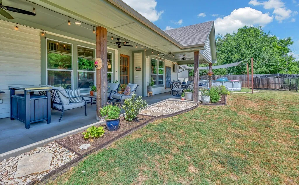 Single Family Residence For Sale in Hamilton County , 931 N Pecan Street, Hico, Texas 76457, 4 Bedroom, 3 Bathroom, 2 Garage spaces, 1,793 Sqft, built in 2022, mls#21327625, Real Estate Agent in Hico, Homes For Sale in Hamilton county, Homes For Sale in Hico, Realtor in Hico Texas, Real Estate Brokerage Independent Realty Texas, Luminita Cordes Realtor
