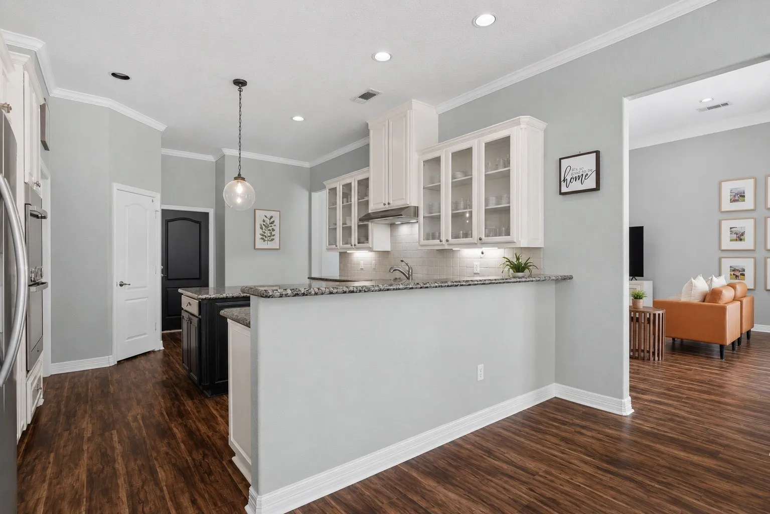 Single Family Residence For Sale in Parker County , 117 Muir Hill Drive, Aledo, Texas 76008, 4 Bedroom, 3 Bathroom, 3 Garage spaces, 3,252 Sqft, built in 2002, mls#21323980, Real Estate Agent in Aledo, Homes For Sale in Parker county, Homes For Sale in Aledo, Realtor in Aledo Texas, Real Estate Brokerage Independent Realty Texas, Luminita Cordes Realtor