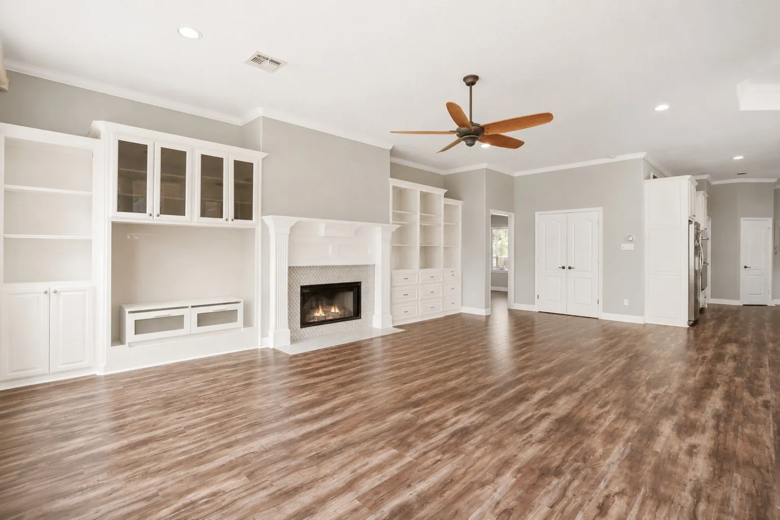 Single Family Residence For Sale in Parker County , 117 Muir Hill Drive, Aledo, Texas 76008, 4 Bedroom, 3 Bathroom, 3 Garage spaces, 3,252 Sqft, built in 2002, mls#21323980, Real Estate Agent in Aledo, Homes For Sale in Parker county, Homes For Sale in Aledo, Realtor in Aledo Texas, Real Estate Brokerage Independent Realty Texas, Luminita Cordes Realtor