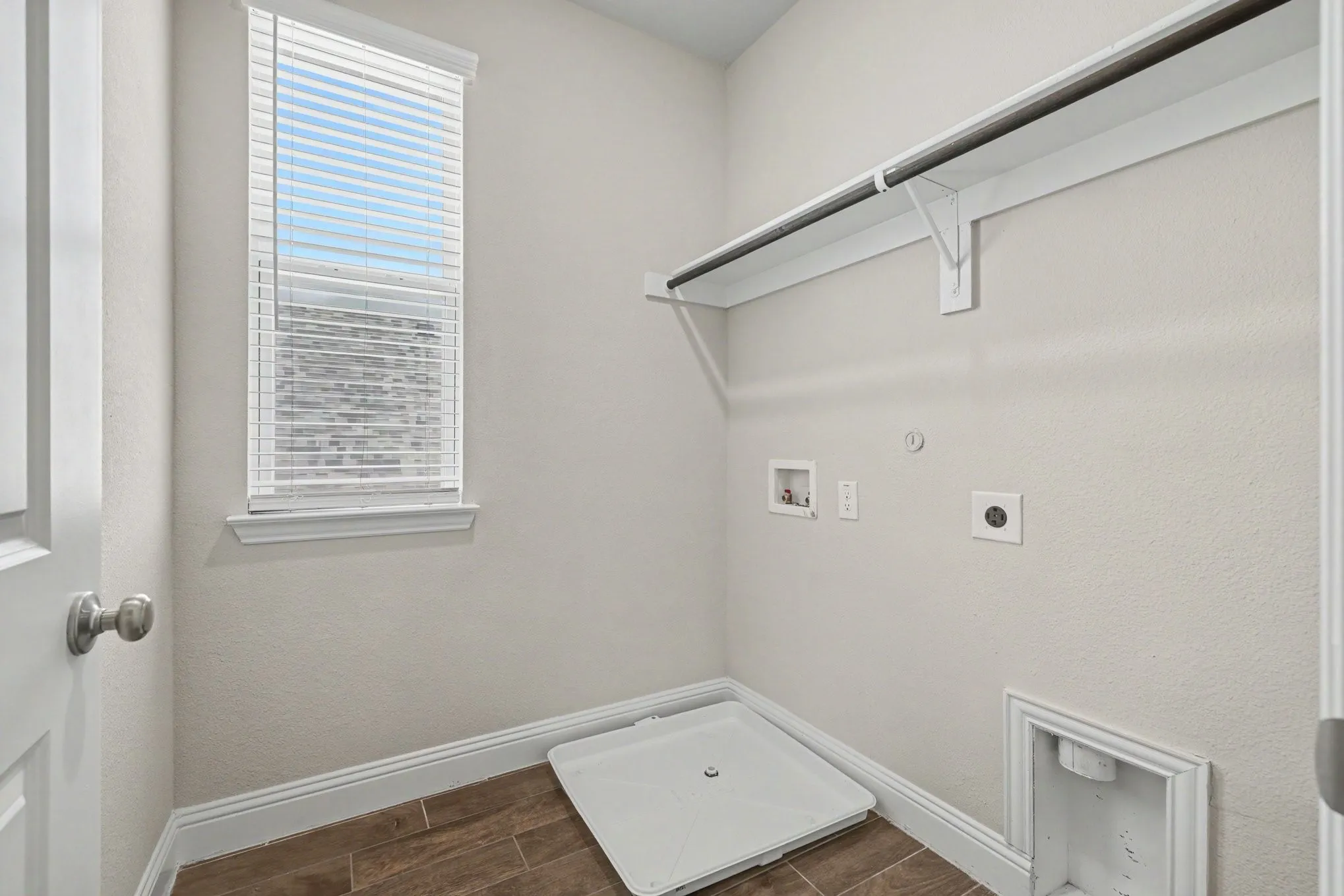 Single Family Residence For Sale in Collin County , 713 Rain Barrel Place, Weston, Texas 75009, 4 Bedroom, 3 Bathroom, 2 Garage spaces, 1,982 Sqft, built in 2022, mls#21323289, Real Estate Agent in Weston, Homes For Sale in Collin county, Homes For Sale in Weston, Realtor in Weston Texas, Real Estate Brokerage Independent Realty Texas, Luminita Cordes Realtor