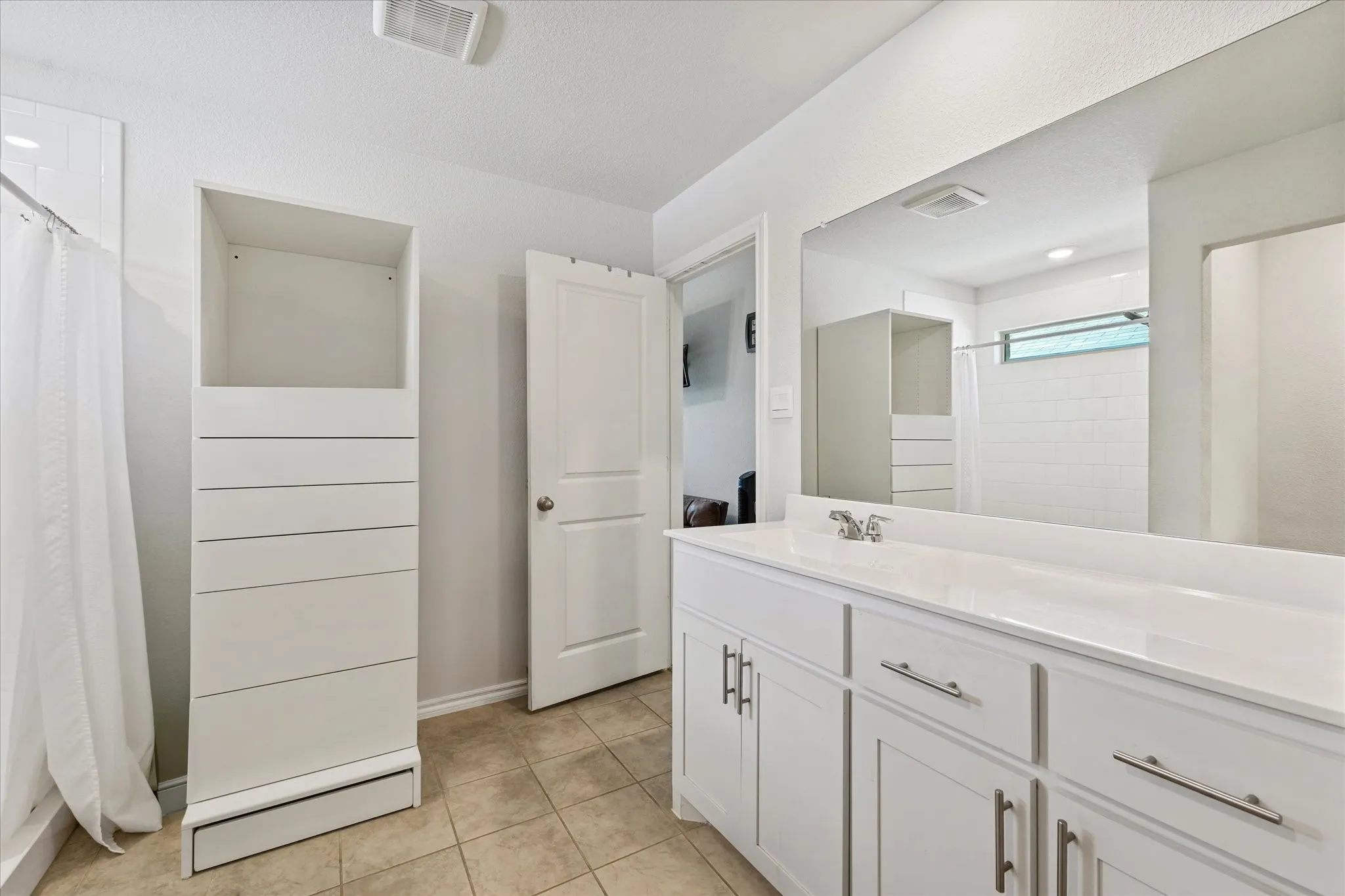 Single Family Residence For Sale in Denton County , 16313 Milwaukee Street, Justin, Texas 76247, 3 Bedroom, 2 Bathroom, 2 Garage spaces, 1,451 Sqft, built in 2023, mls#21327628, Real Estate Agent in Justin, Homes For Sale in Denton county, Homes For Sale in Justin, Realtor in Justin Texas, Real Estate Brokerage Independent Realty Texas, Luminita Cordes Realtor