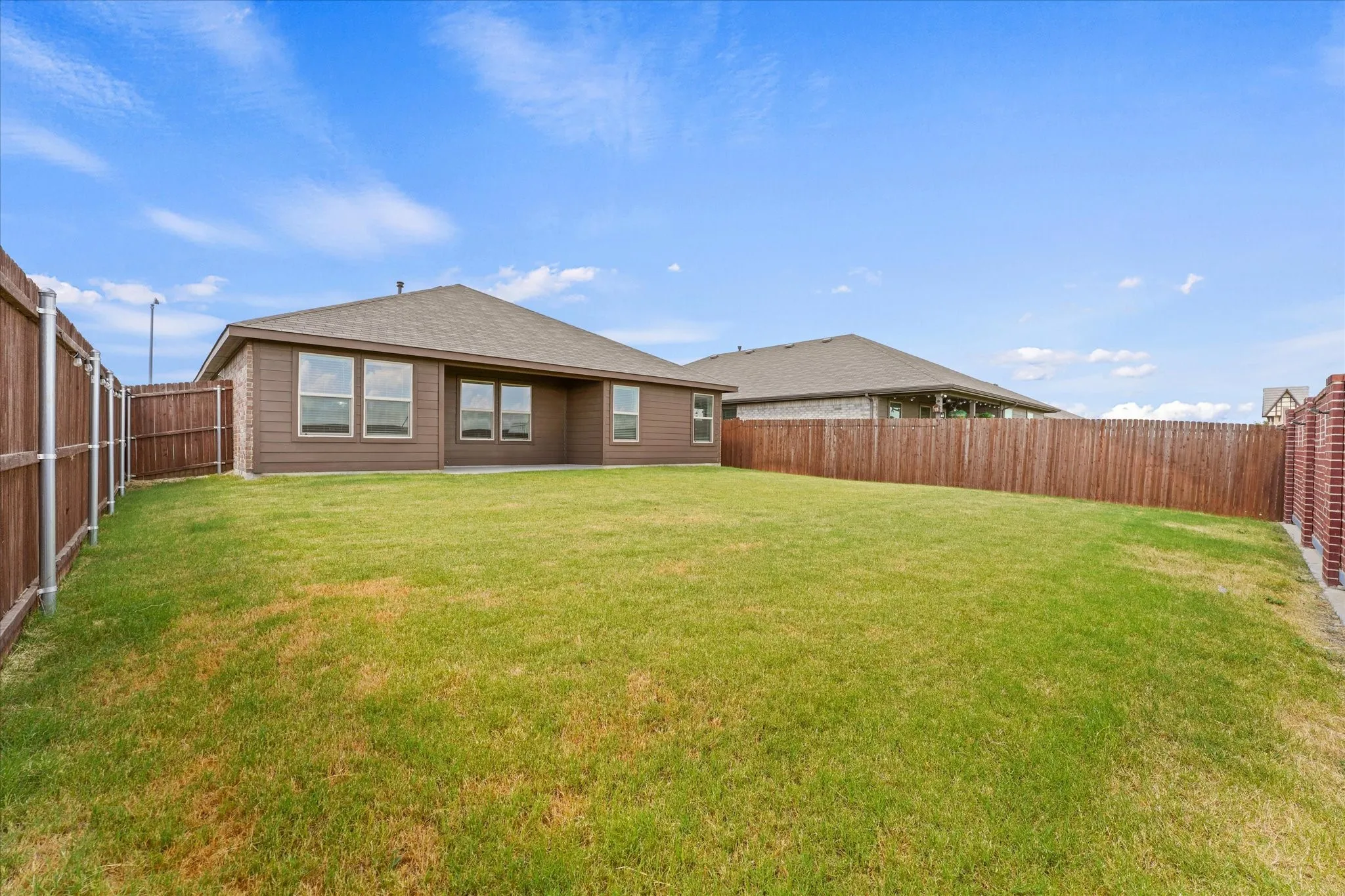 Single Family Residence For Sale in Denton County , 16313 Milwaukee Street, Justin, Texas 76247, 3 Bedroom, 2 Bathroom, 2 Garage spaces, 1,451 Sqft, built in 2023, mls#21327628, Real Estate Agent in Justin, Homes For Sale in Denton county, Homes For Sale in Justin, Realtor in Justin Texas, Real Estate Brokerage Independent Realty Texas, Luminita Cordes Realtor