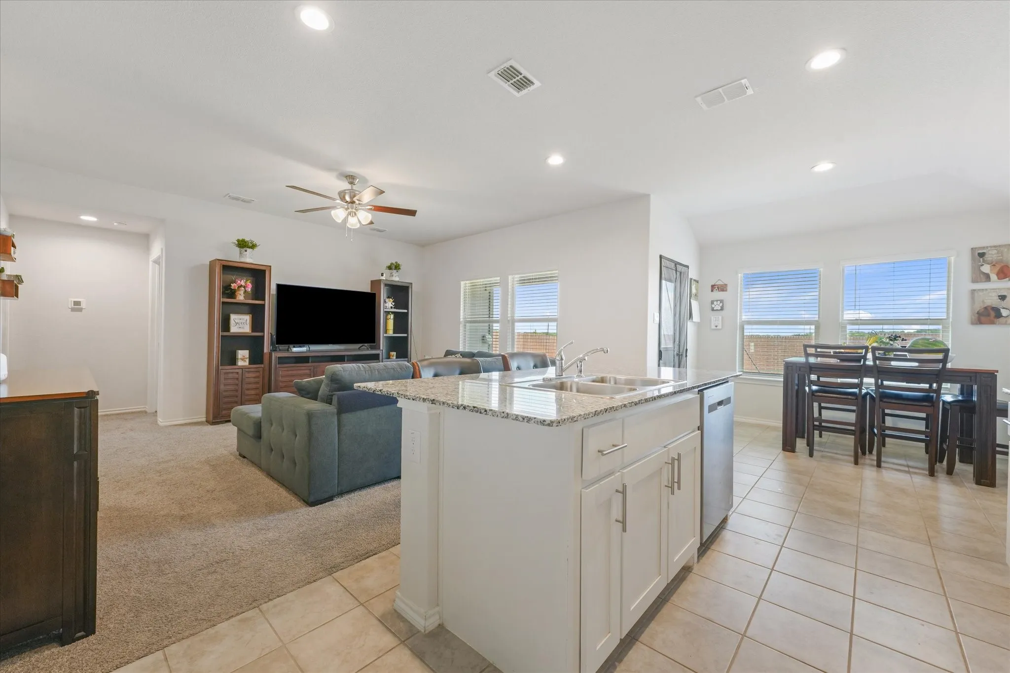 Single Family Residence For Sale in Denton County , 16313 Milwaukee Street, Justin, Texas 76247, 3 Bedroom, 2 Bathroom, 2 Garage spaces, 1,451 Sqft, built in 2023, mls#21327628, Real Estate Agent in Justin, Homes For Sale in Denton county, Homes For Sale in Justin, Realtor in Justin Texas, Real Estate Brokerage Independent Realty Texas, Luminita Cordes Realtor