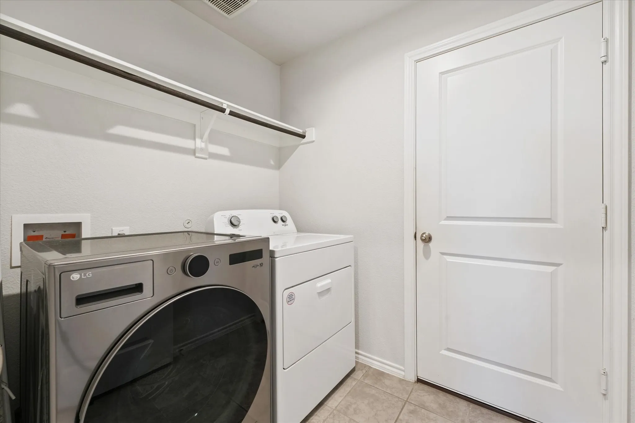Single Family Residence For Sale in Denton County , 16313 Milwaukee Street, Justin, Texas 76247, 3 Bedroom, 2 Bathroom, 2 Garage spaces, 1,451 Sqft, built in 2023, mls#21327628, Real Estate Agent in Justin, Homes For Sale in Denton county, Homes For Sale in Justin, Realtor in Justin Texas, Real Estate Brokerage Independent Realty Texas, Luminita Cordes Realtor