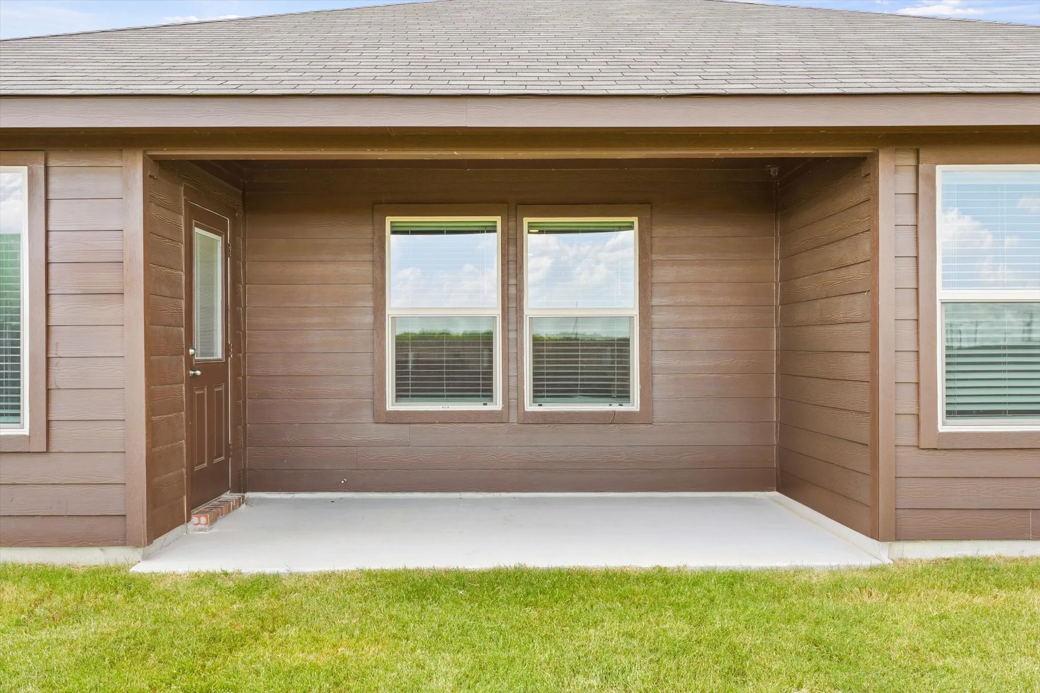 Single Family Residence For Sale in Denton County , 16313 Milwaukee Street, Justin, Texas 76247, 3 Bedroom, 2 Bathroom, 2 Garage spaces, 1,451 Sqft, built in 2023, mls#21327628, Real Estate Agent in Justin, Homes For Sale in Denton county, Homes For Sale in Justin, Realtor in Justin Texas, Real Estate Brokerage Independent Realty Texas, Luminita Cordes Realtor