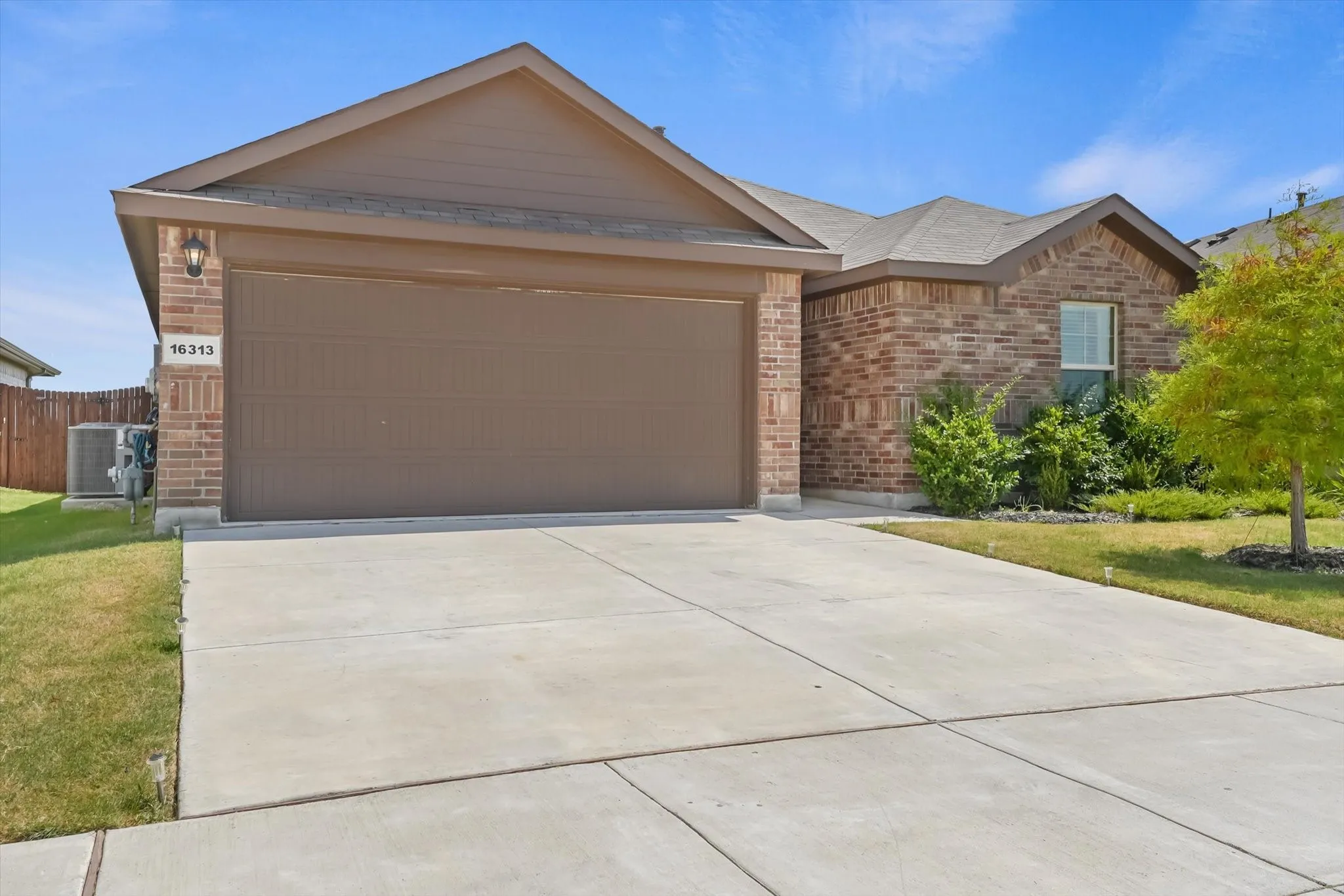 Single Family Residence For Sale in Denton County , 16313 Milwaukee Street, Justin, Texas 76247, 3 Bedroom, 2 Bathroom, 2 Garage spaces, 1,451 Sqft, built in 2023, mls#21327628, Real Estate Agent in Justin, Homes For Sale in Denton county, Homes For Sale in Justin, Realtor in Justin Texas, Real Estate Brokerage Independent Realty Texas, Luminita Cordes Realtor