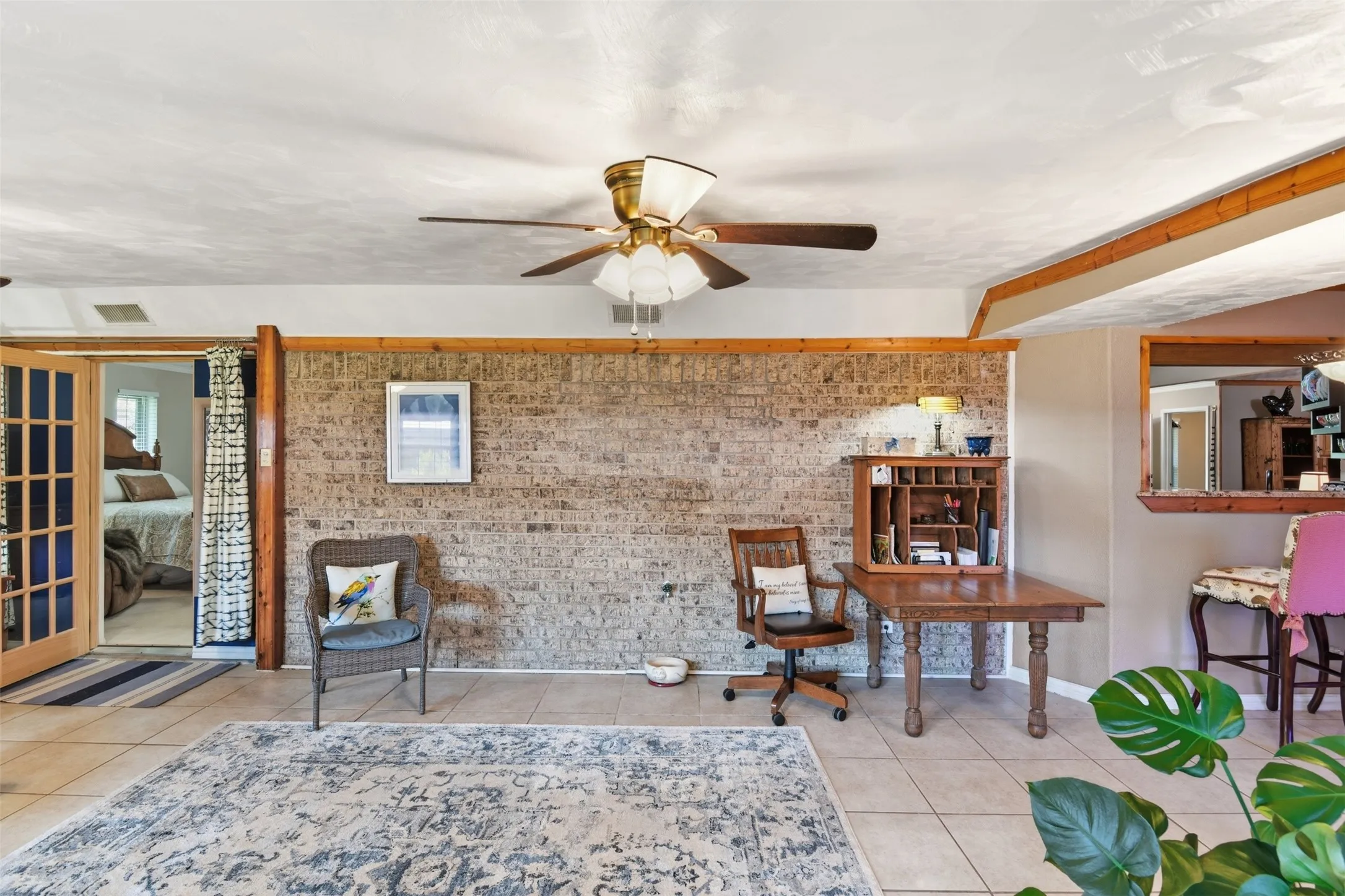 Single Family Residence For Sale in Fannin County , 503 Mockingbird Street, Bonham, Texas 75418, 3 Bedroom, 2 Bathroom, 2 Garage spaces, 2,282 Sqft, built in 1983, mls#21321076, Real Estate Agent in Bonham, Homes For Sale in Fannin county, Homes For Sale in Bonham, Realtor in Bonham Texas, Real Estate Brokerage Independent Realty Texas, Luminita Cordes Realtor