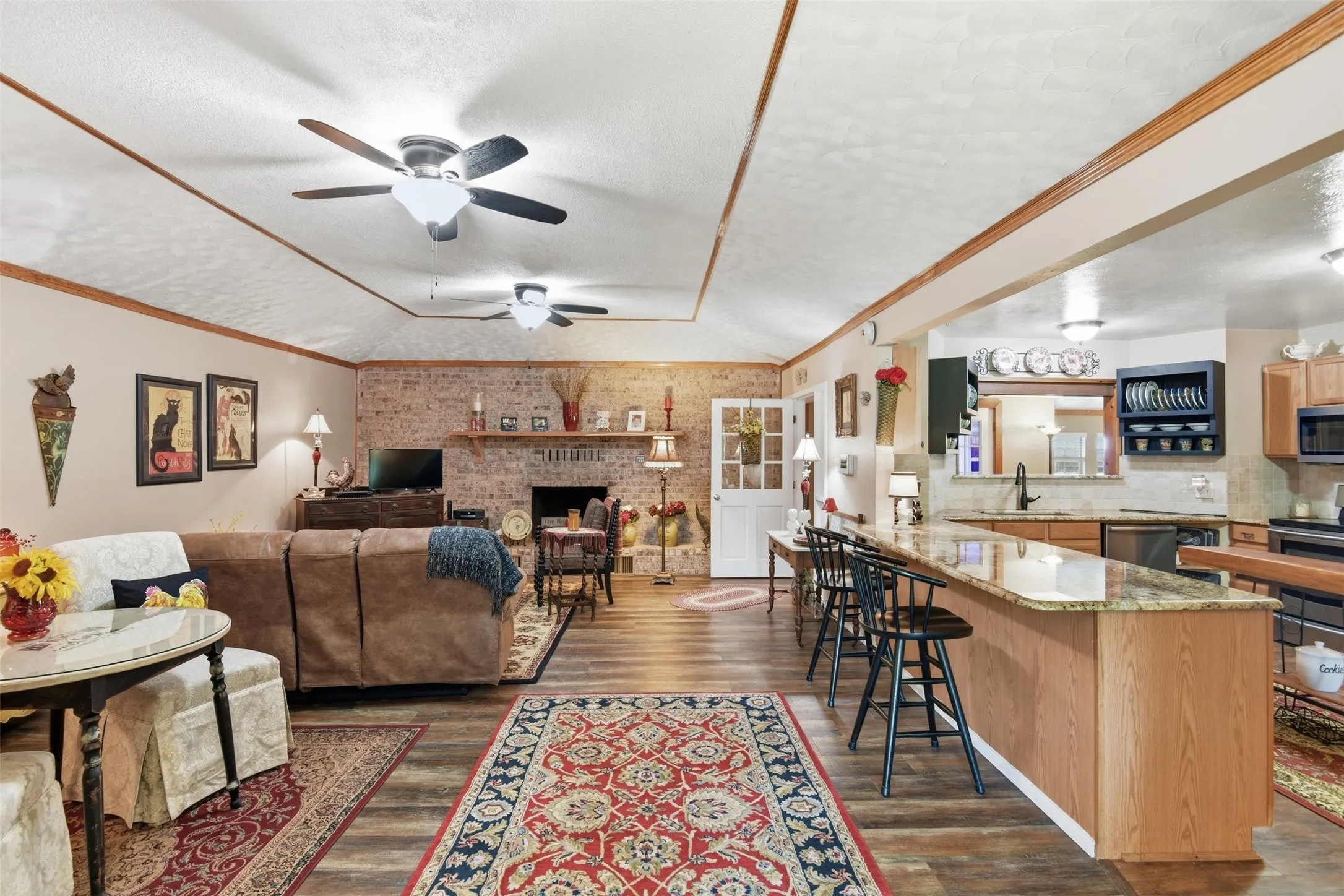 Single Family Residence For Sale in Fannin County , 503 Mockingbird Street, Bonham, Texas 75418, 3 Bedroom, 2 Bathroom, 2 Garage spaces, 2,282 Sqft, built in 1983, mls#21321076, Real Estate Agent in Bonham, Homes For Sale in Fannin county, Homes For Sale in Bonham, Realtor in Bonham Texas, Real Estate Brokerage Independent Realty Texas, Luminita Cordes Realtor