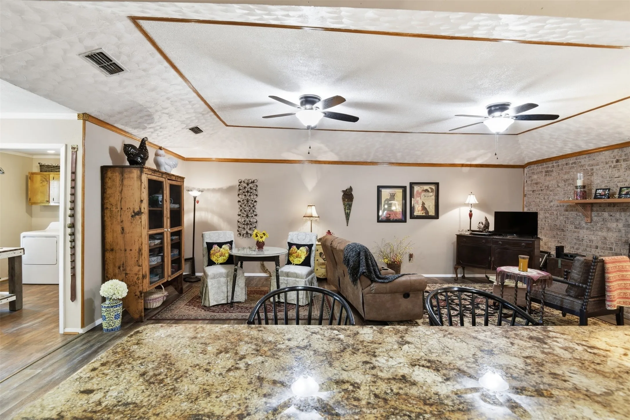 Single Family Residence For Sale in Fannin County , 503 Mockingbird Street, Bonham, Texas 75418, 3 Bedroom, 2 Bathroom, 2 Garage spaces, 2,282 Sqft, built in 1983, mls#21321076, Real Estate Agent in Bonham, Homes For Sale in Fannin county, Homes For Sale in Bonham, Realtor in Bonham Texas, Real Estate Brokerage Independent Realty Texas, Luminita Cordes Realtor