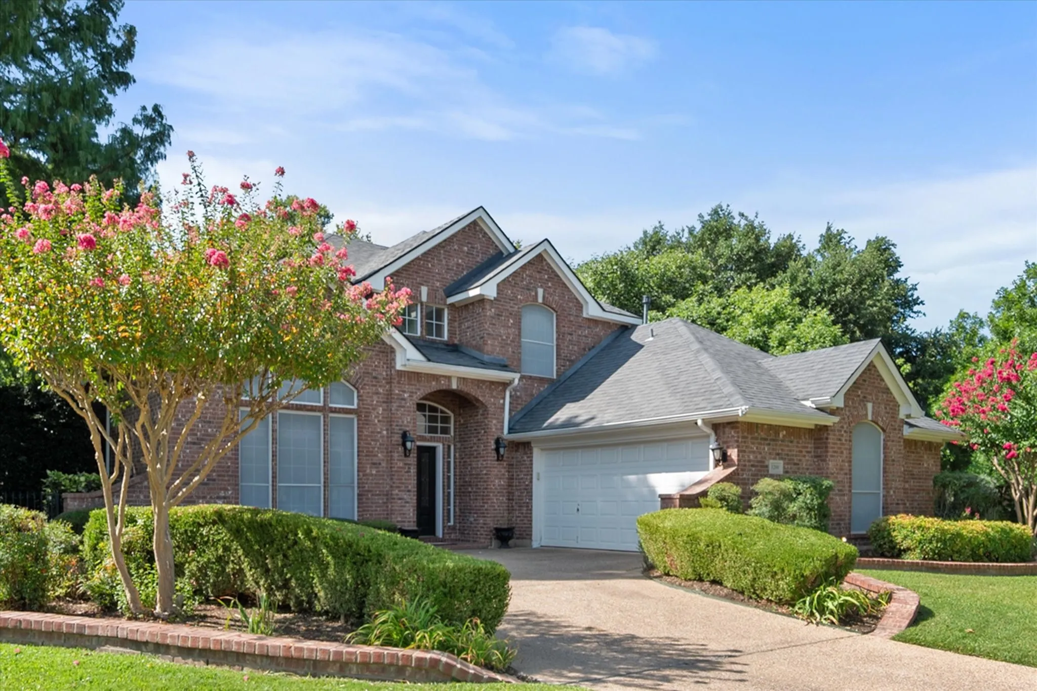 Single Family Residence For Sale in Tarrant County , 1200 Danbury Drive, Mansfield, Texas 76063, 3 Bedroom, 3 Bathroom, 2 Garage spaces, 2,888 Sqft, built in 1998, mls#21323624, Real Estate Agent in Mansfield, Homes For Sale in Tarrant county, Homes For Sale in Mansfield, Realtor in Mansfield Texas, Real Estate Brokerage Independent Realty Texas, Luminita Cordes Realtor
