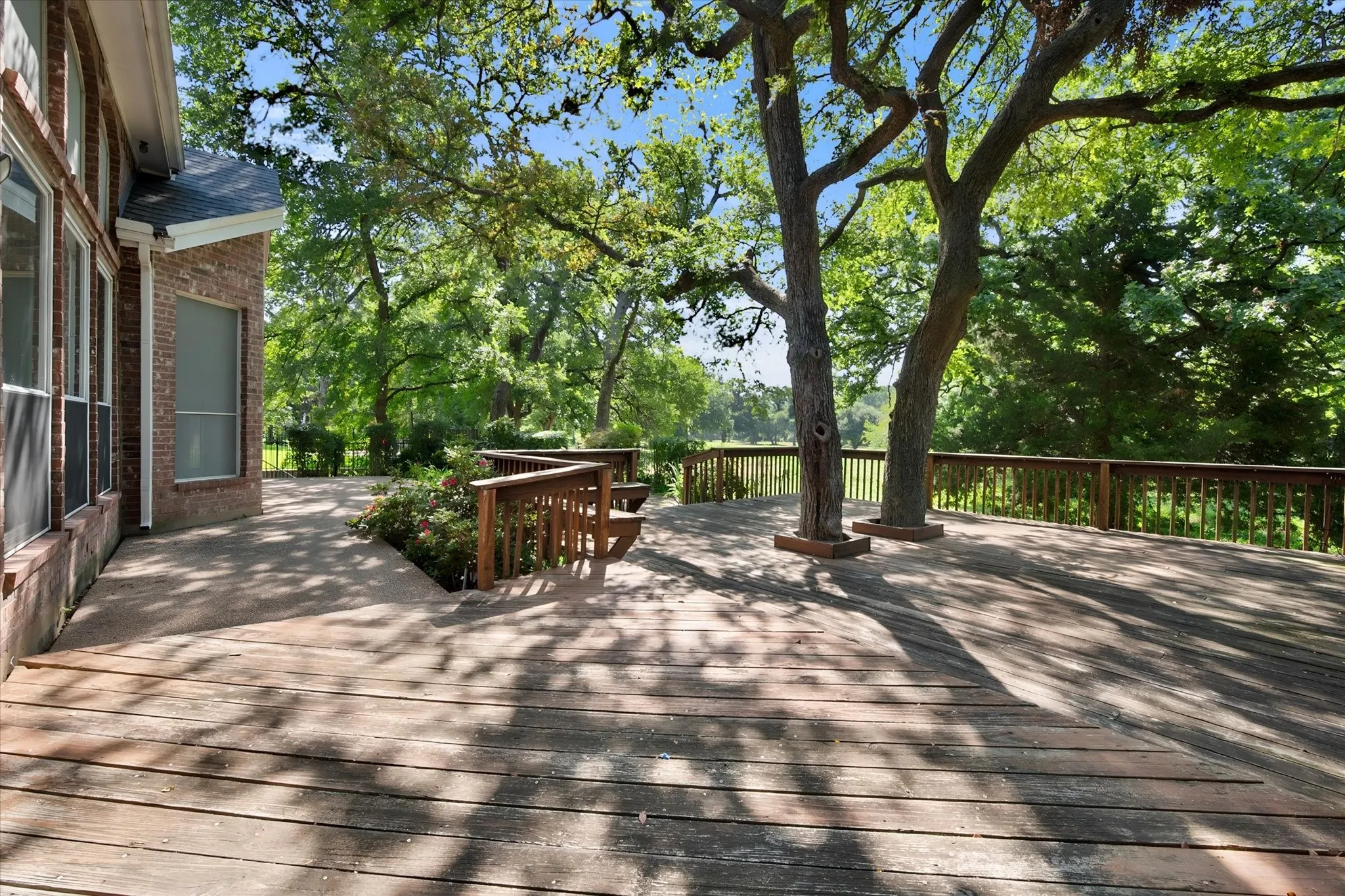 Beautiful shaded deck