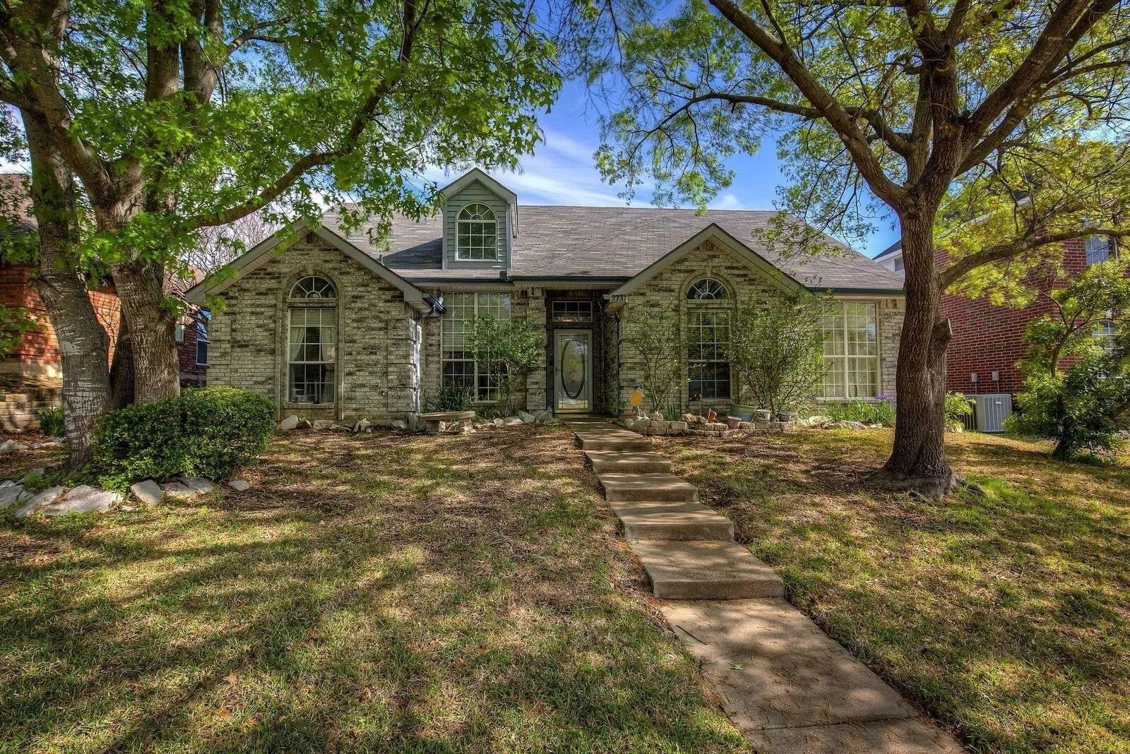 Single Family Residence For Rent in Dallas County , 2737 Windswept Lane, Mesquite, Texas 75181, 4 Bedroom, 2 Bathroom, 2 Garage spaces, 1,739 Sqft, built in 1998, Price $2,950, mls#21321173, Real Estate Agent in Mesquite, Homes For Rent in Dallas county, Homes For Rent in Mesquite, Realtor in Mesquite Texas, Real Estate Brokerage Independent Realty Texas, Luminita Cordes Realtor