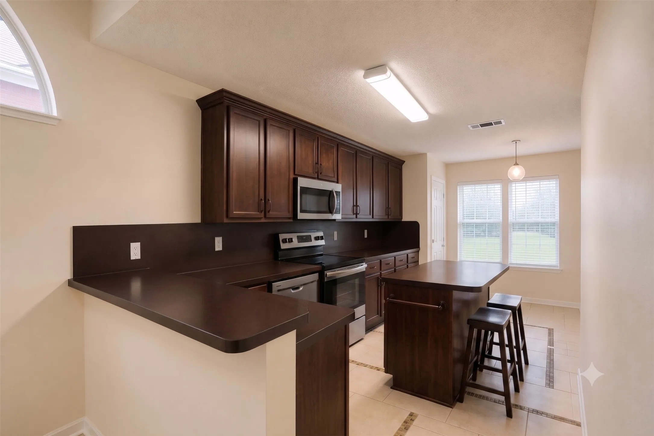 Single Family Residence For Rent in Dallas County , 2737 Windswept Lane, Mesquite, Texas 75181, 4 Bedroom, 2 Bathroom, 2 Garage spaces, 1,739 Sqft, built in 1998, Price $2,950, mls#21321173, Real Estate Agent in Mesquite, Homes For Rent in Dallas county, Homes For Rent in Mesquite, Realtor in Mesquite Texas, Real Estate Brokerage Independent Realty Texas, Luminita Cordes Realtor
